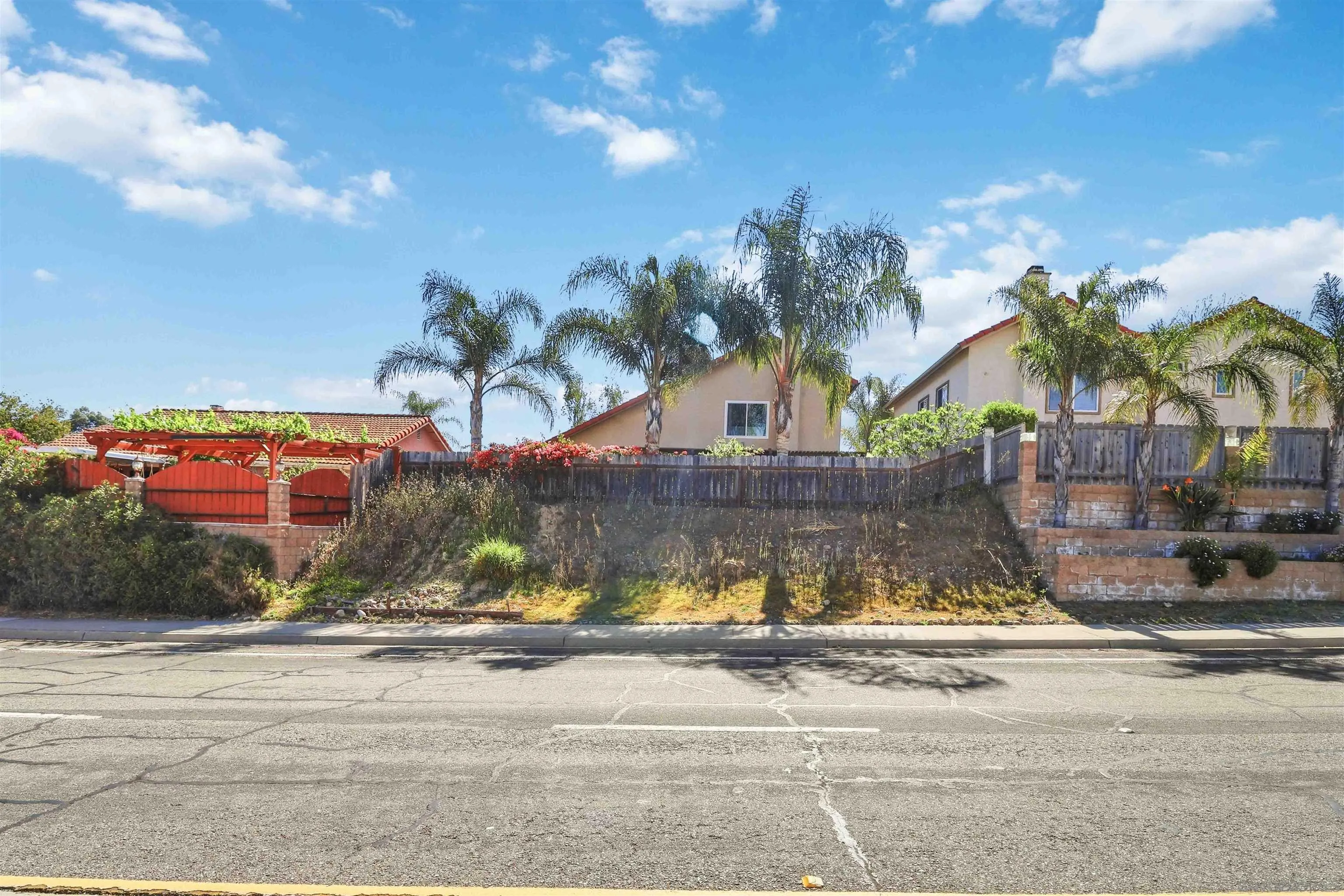 https://cdn.realtyfeed.com/cdn/127/260011516/320fce21747e9674b019057d46c4140b.webp
