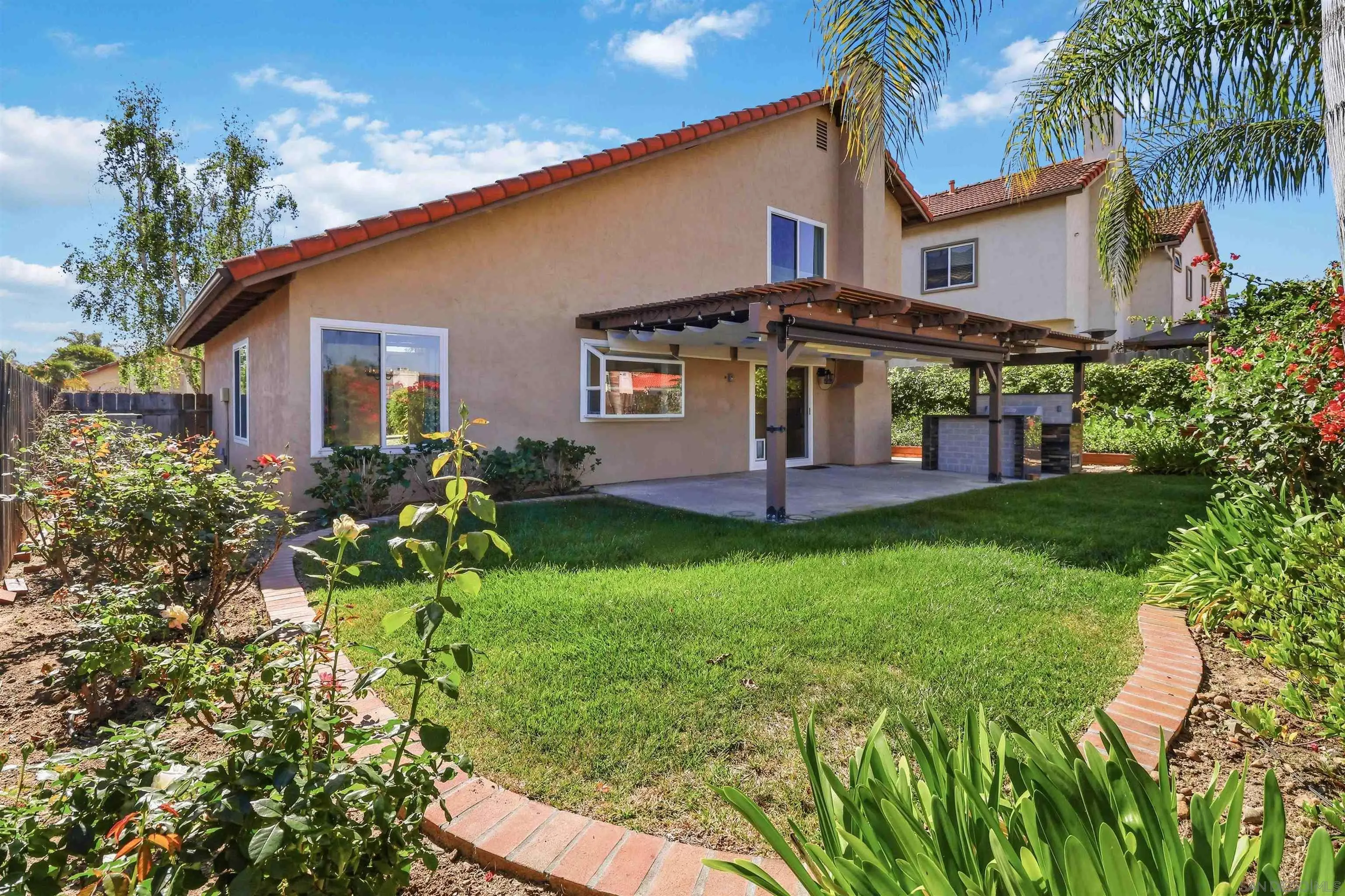 https://cdn.realtyfeed.com/cdn/127/260011516/7b8a135a07d4b826eee5e9246a610c7b.webp