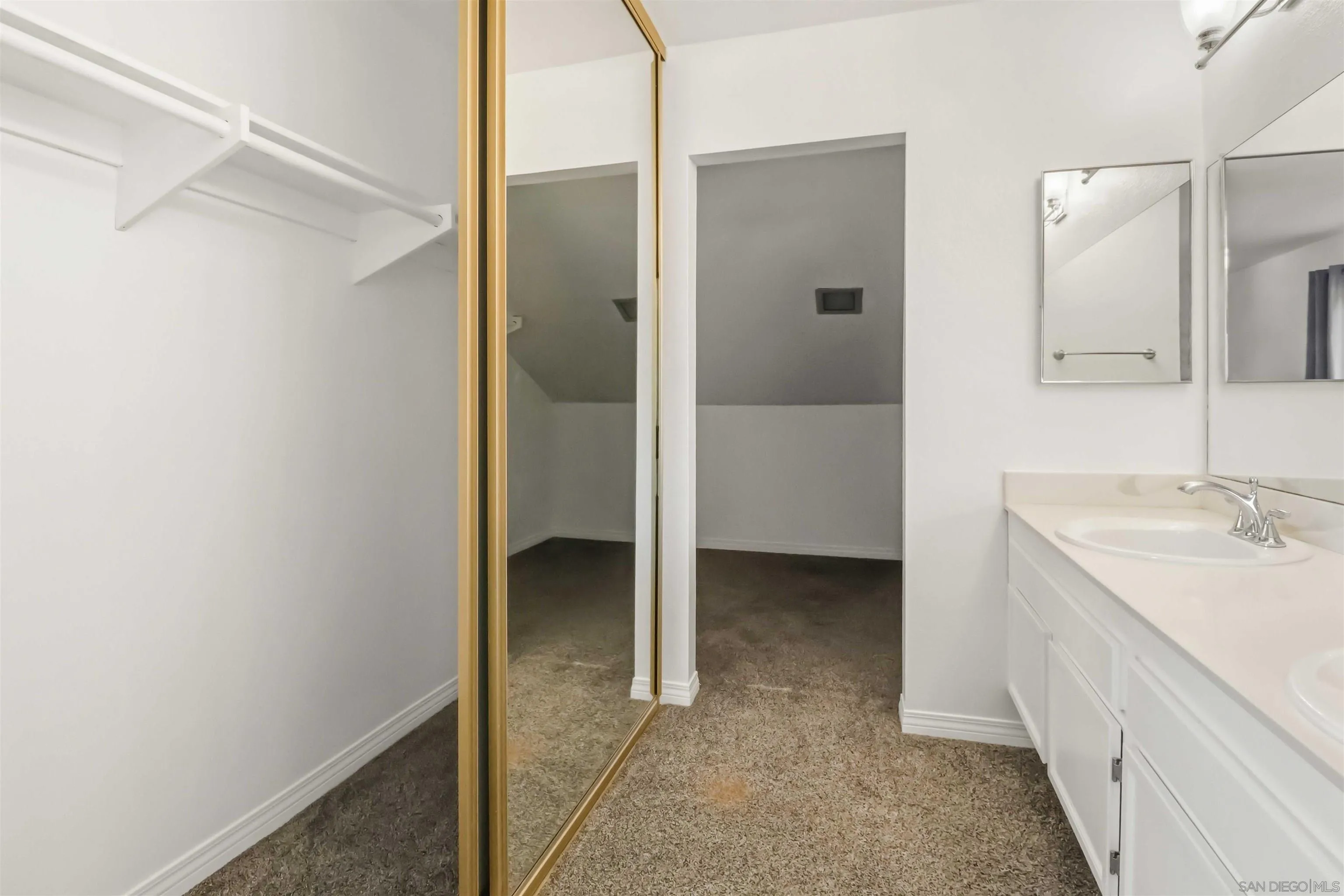 https://cdn.realtyfeed.com/cdn/127/260011516/b513f094eb99838d36467ba77ac821f6.webp