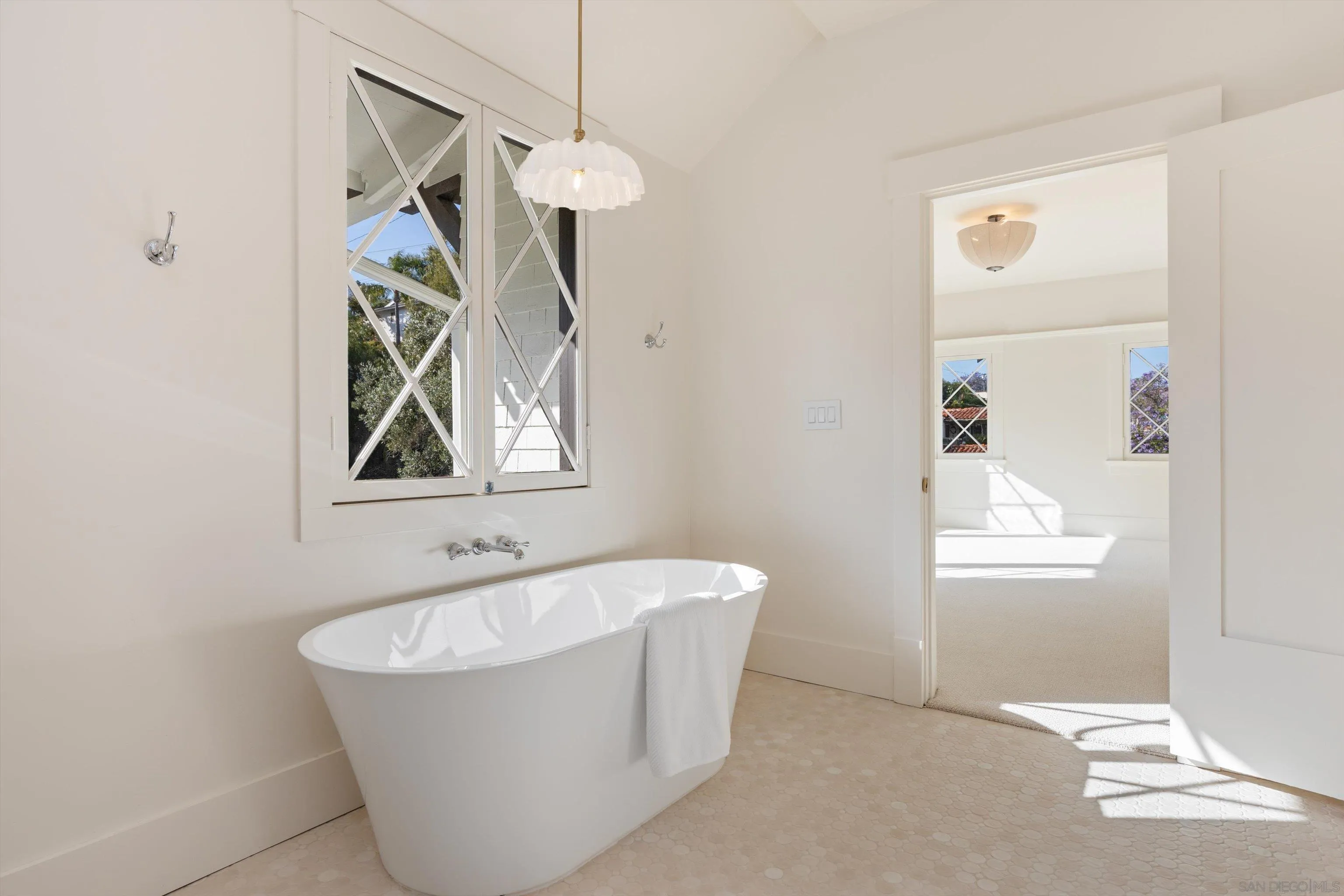 https://cdn.realtyfeed.com/cdn/127/260011519/2805e7b3a1e4a94b95efd2e6c4987839.webp