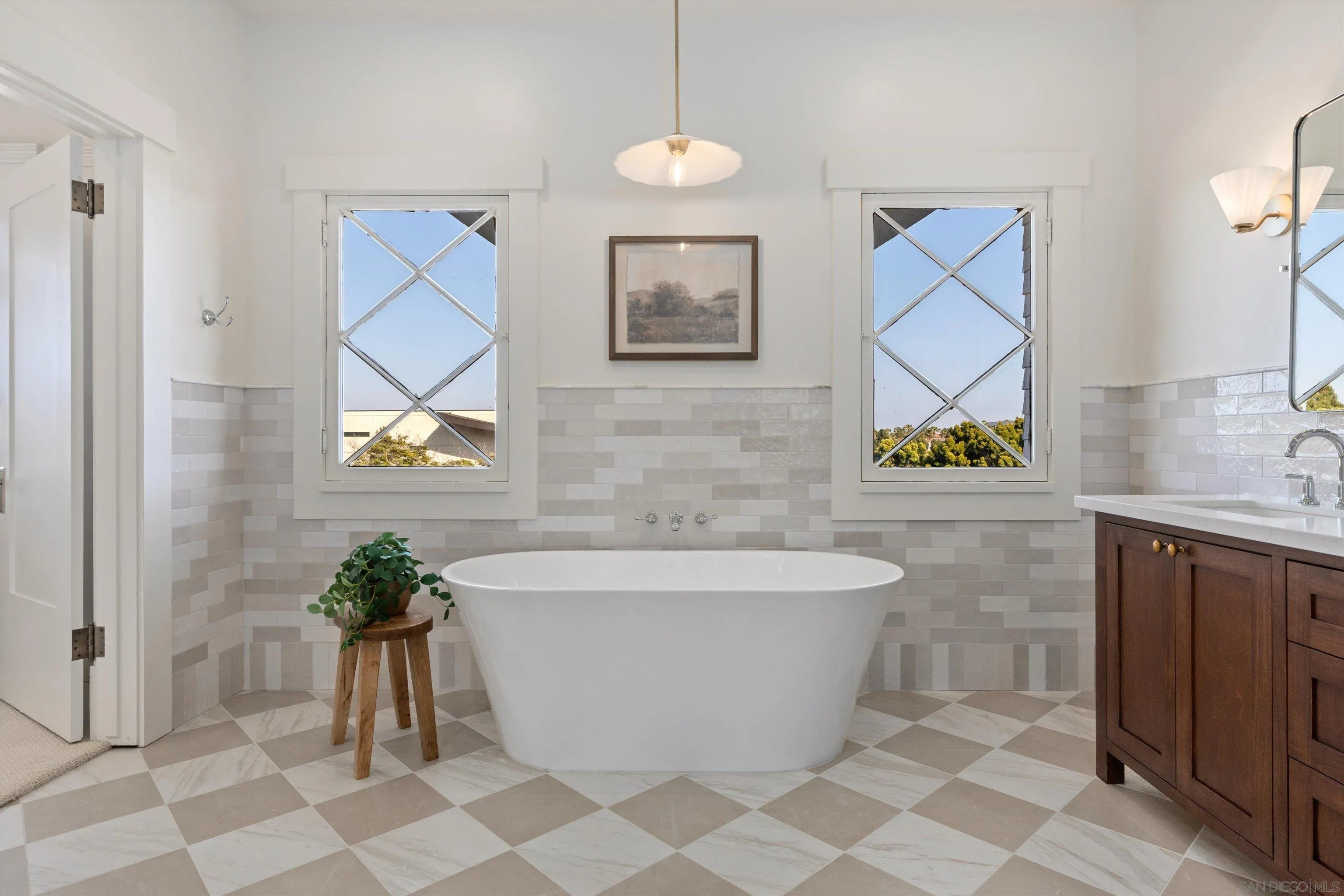 https://cdn.realtyfeed.com/cdn/127/260011519/3575c56aad420d5ec480a5c95d13cf23.webp