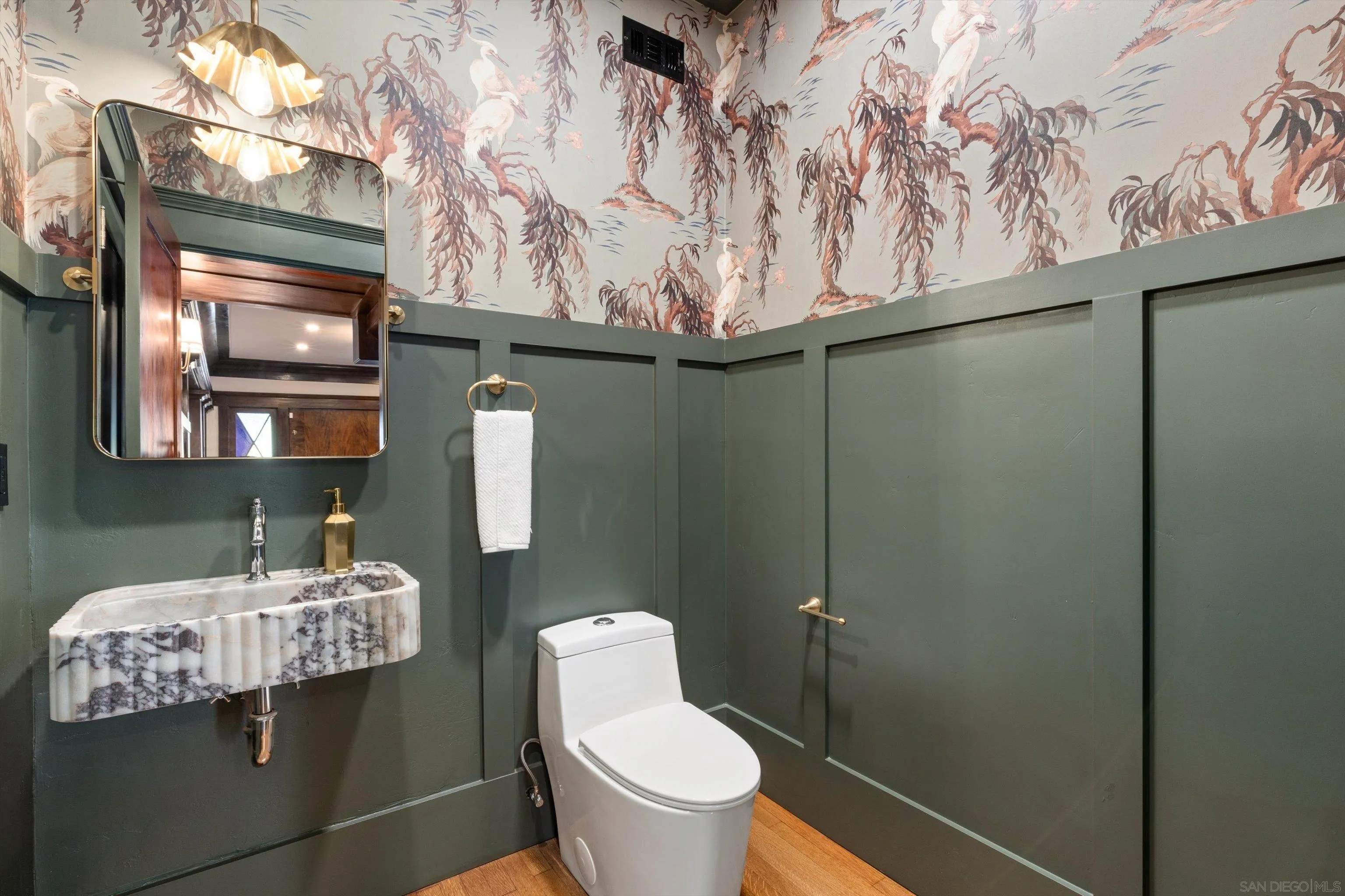 https://cdn.realtyfeed.com/cdn/127/260011519/51d0a77729e55f82e5dfa7799d2bd00f.webp
