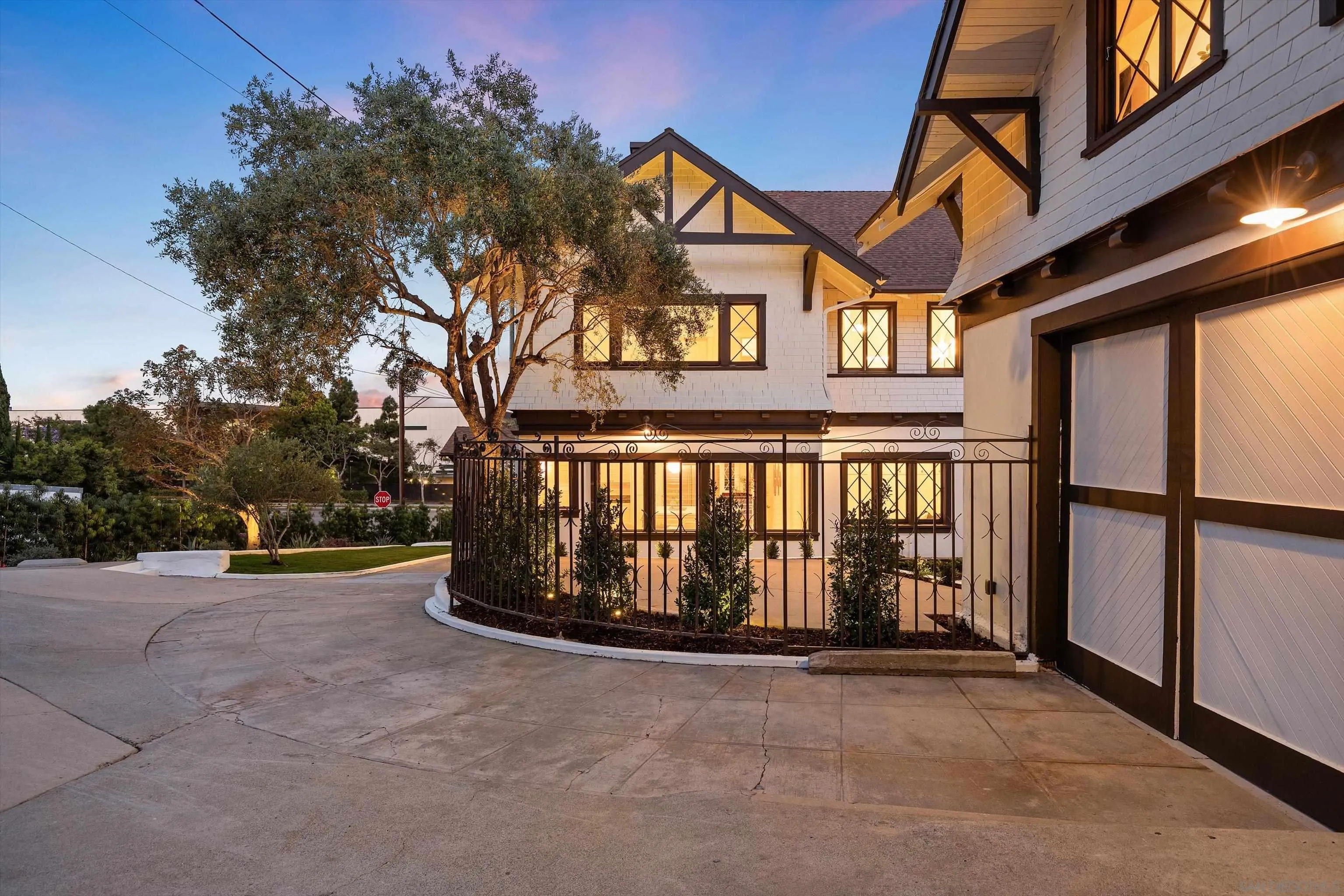 https://cdn.realtyfeed.com/cdn/127/260011519/8499be1835e26541928f0659a9333fe9.webp