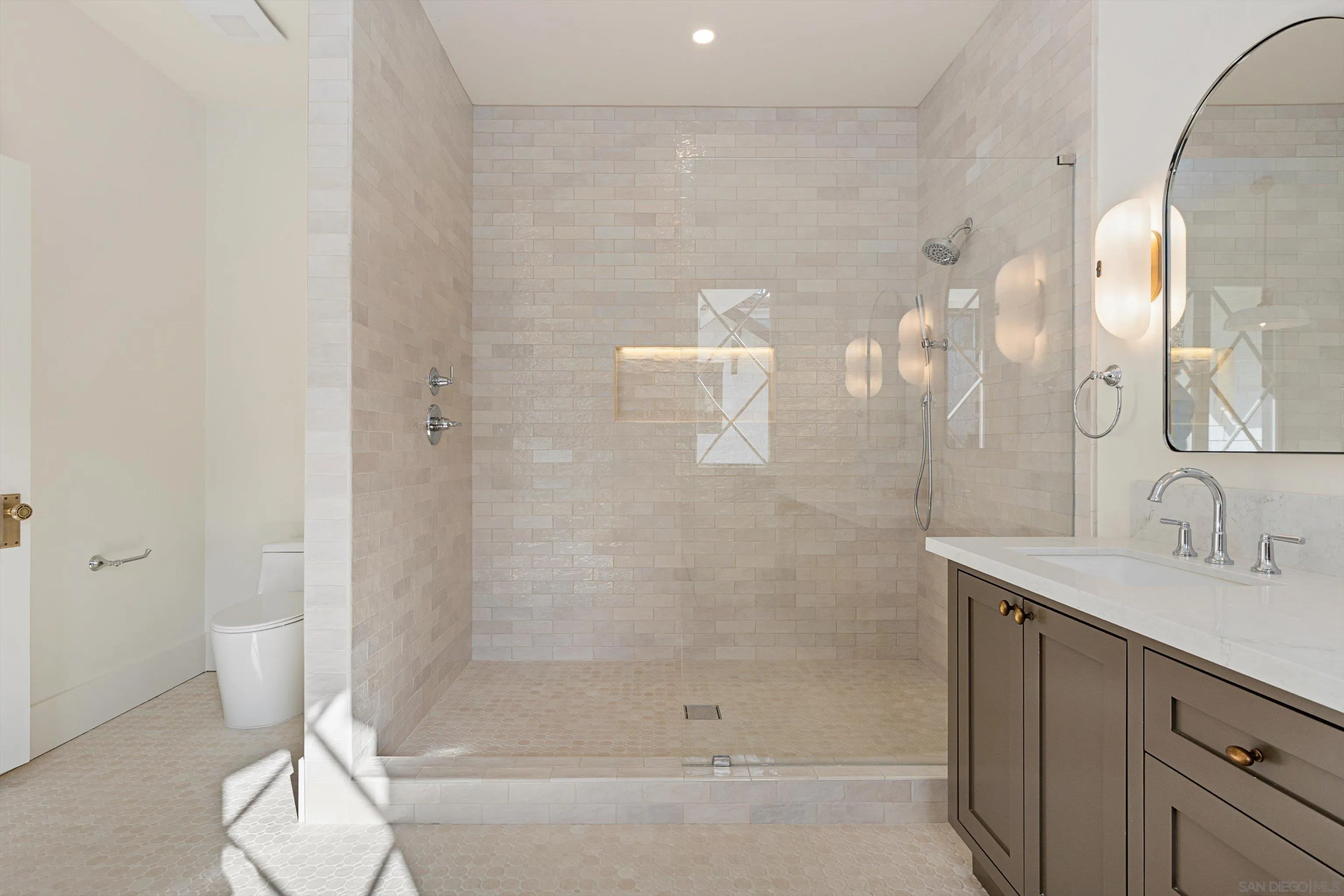 https://cdn.realtyfeed.com/cdn/127/260011519/85e2290d6673f47b1ee866462f8a899a.webp