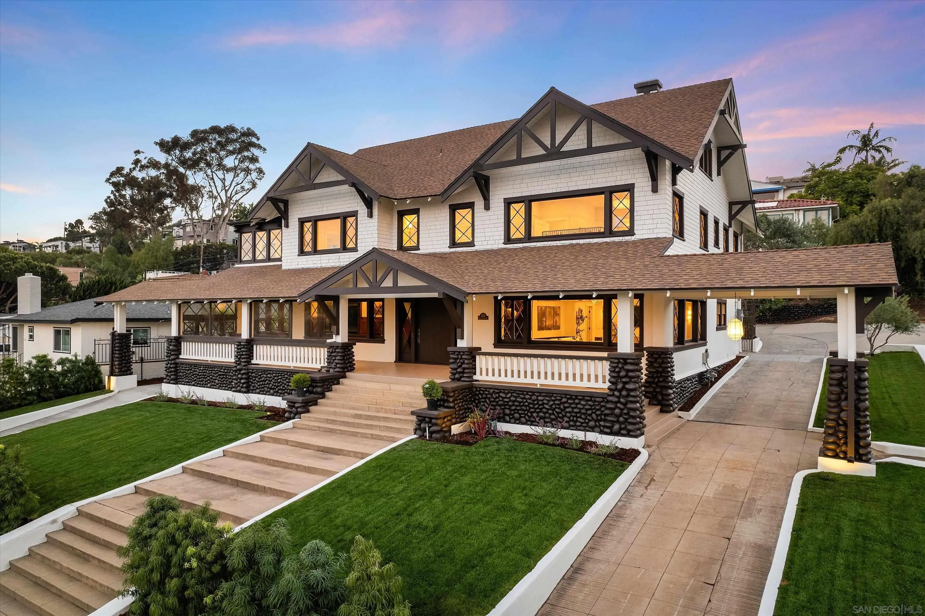 https://cdn.realtyfeed.com/cdn/127/260011519/a4ec1fe522713941708d138bc2e0edf4.webp