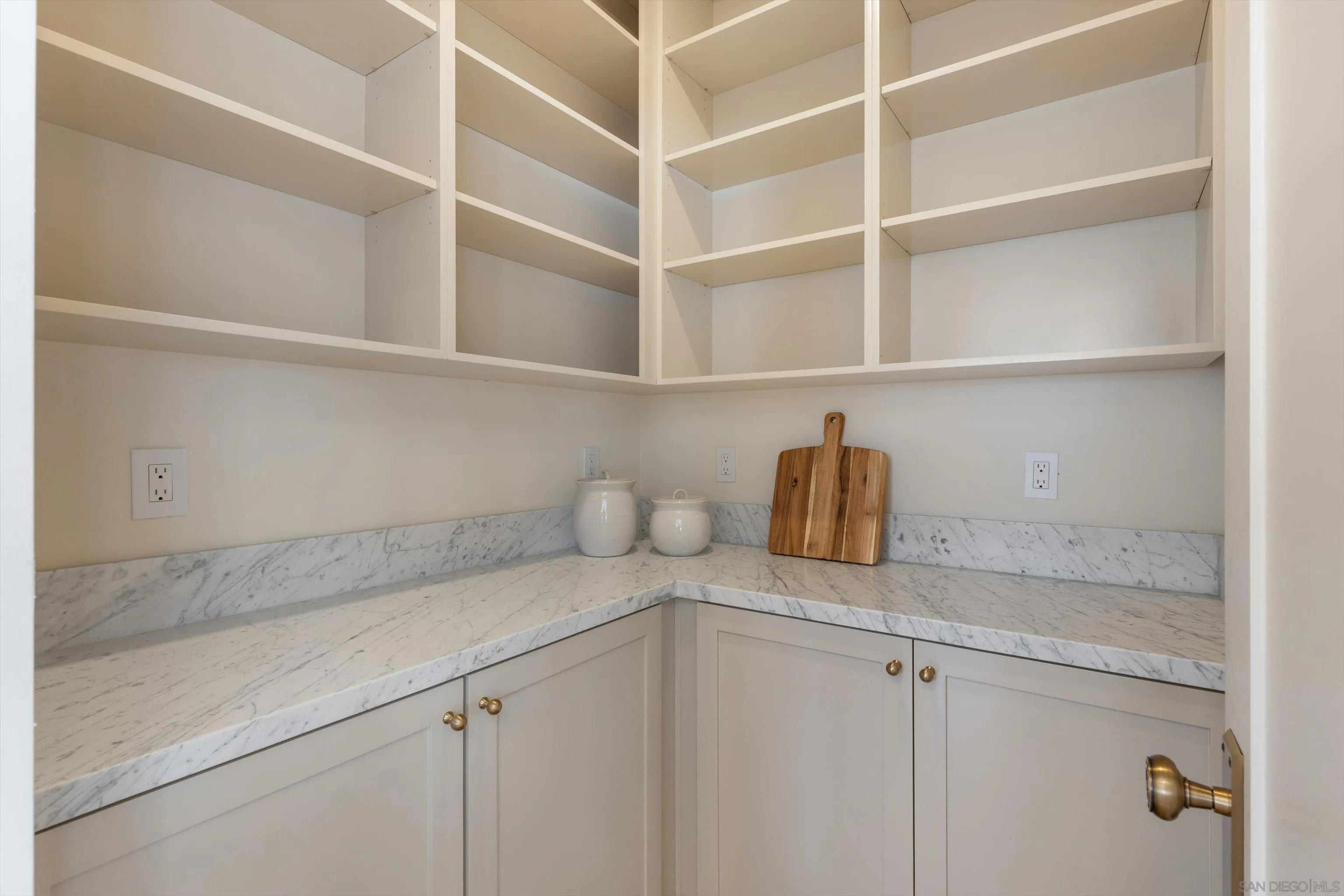 https://cdn.realtyfeed.com/cdn/127/260011519/aa77a97c9182beb6aaf6a4dfb59306ba.webp