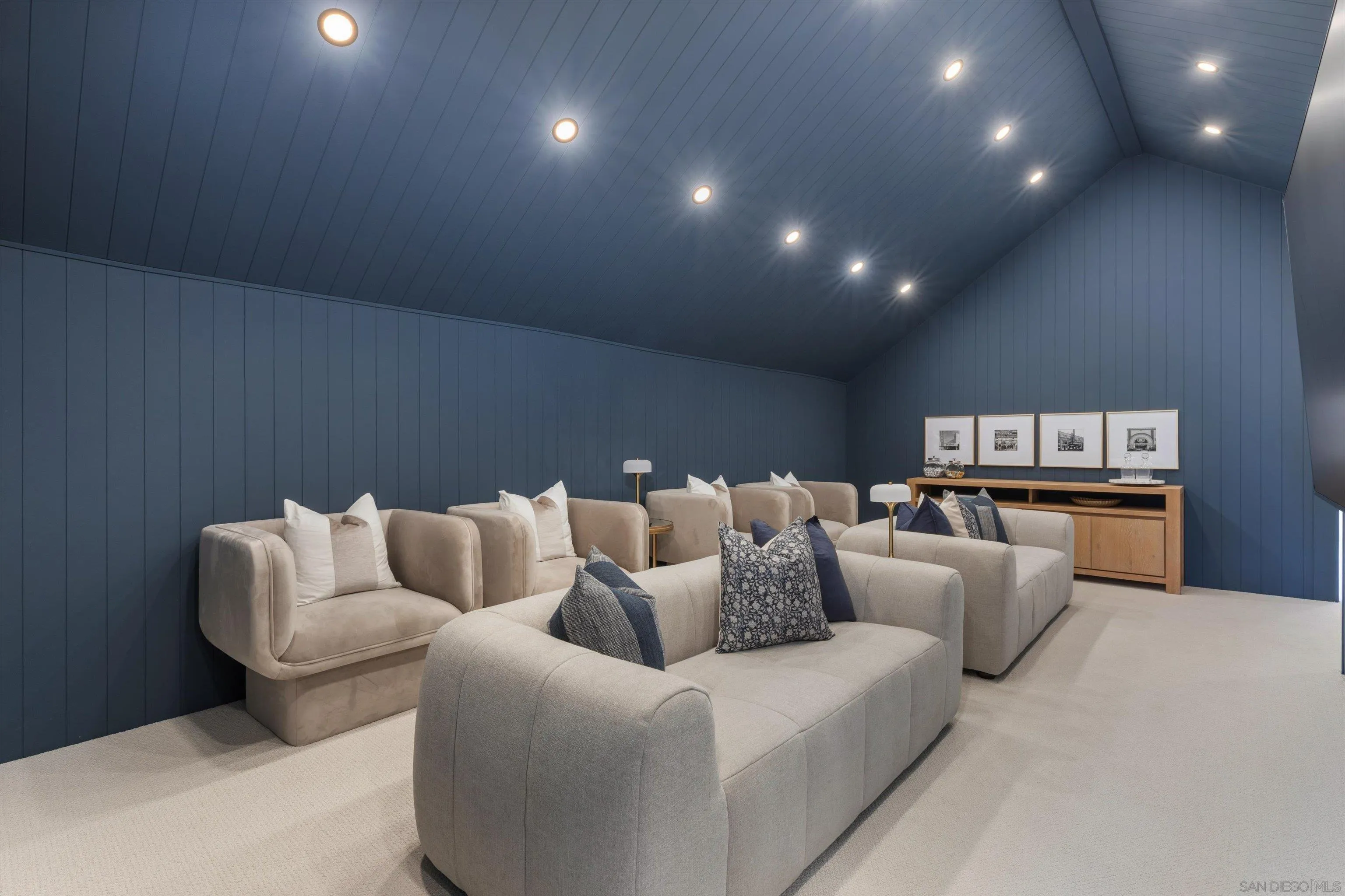 https://cdn.realtyfeed.com/cdn/127/260011519/b66bdc5dfc7b98a4048bb08bef9525fd.webp