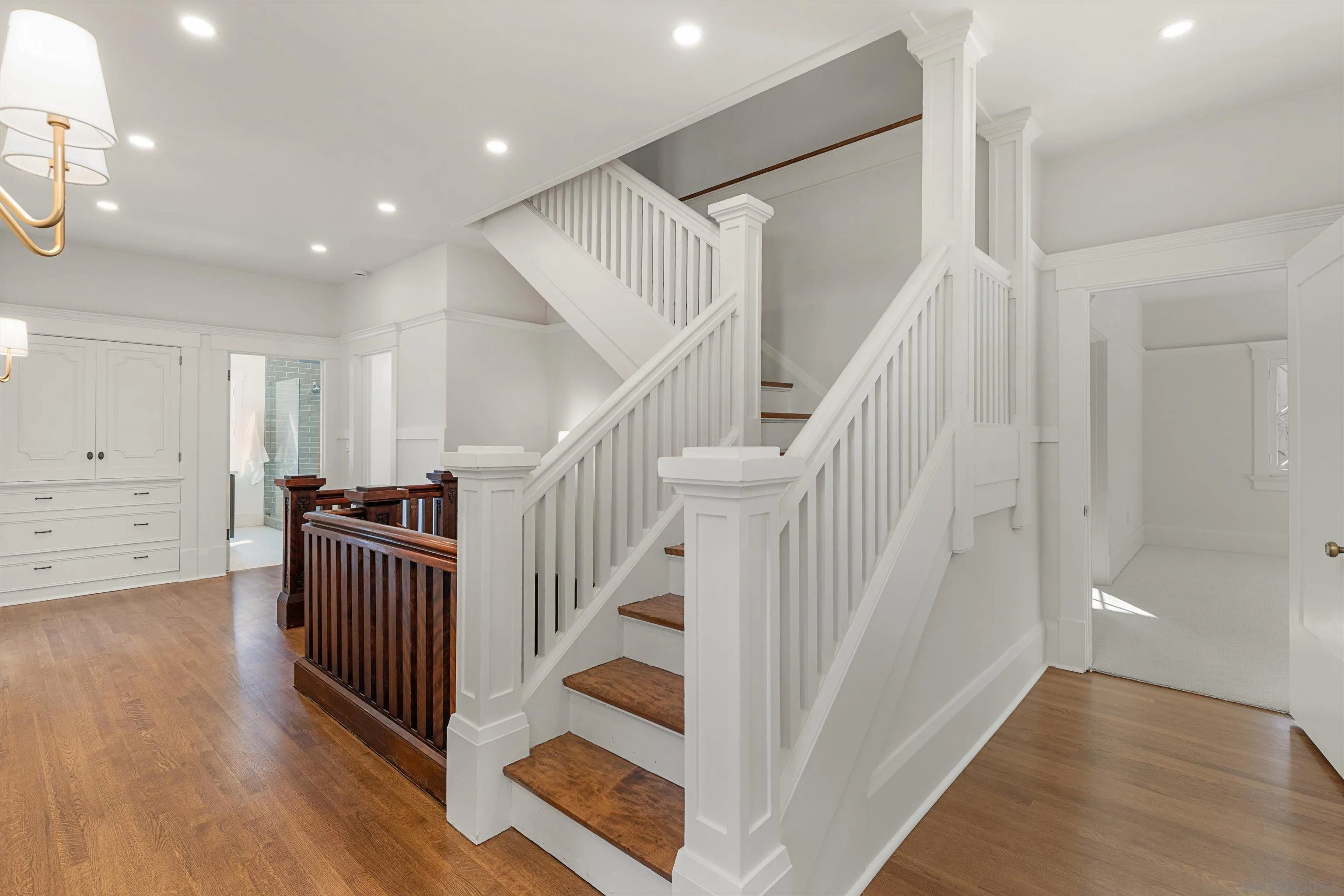 https://cdn.realtyfeed.com/cdn/127/260011519/cb04e036f9da134d51ae2b942962940c.webp