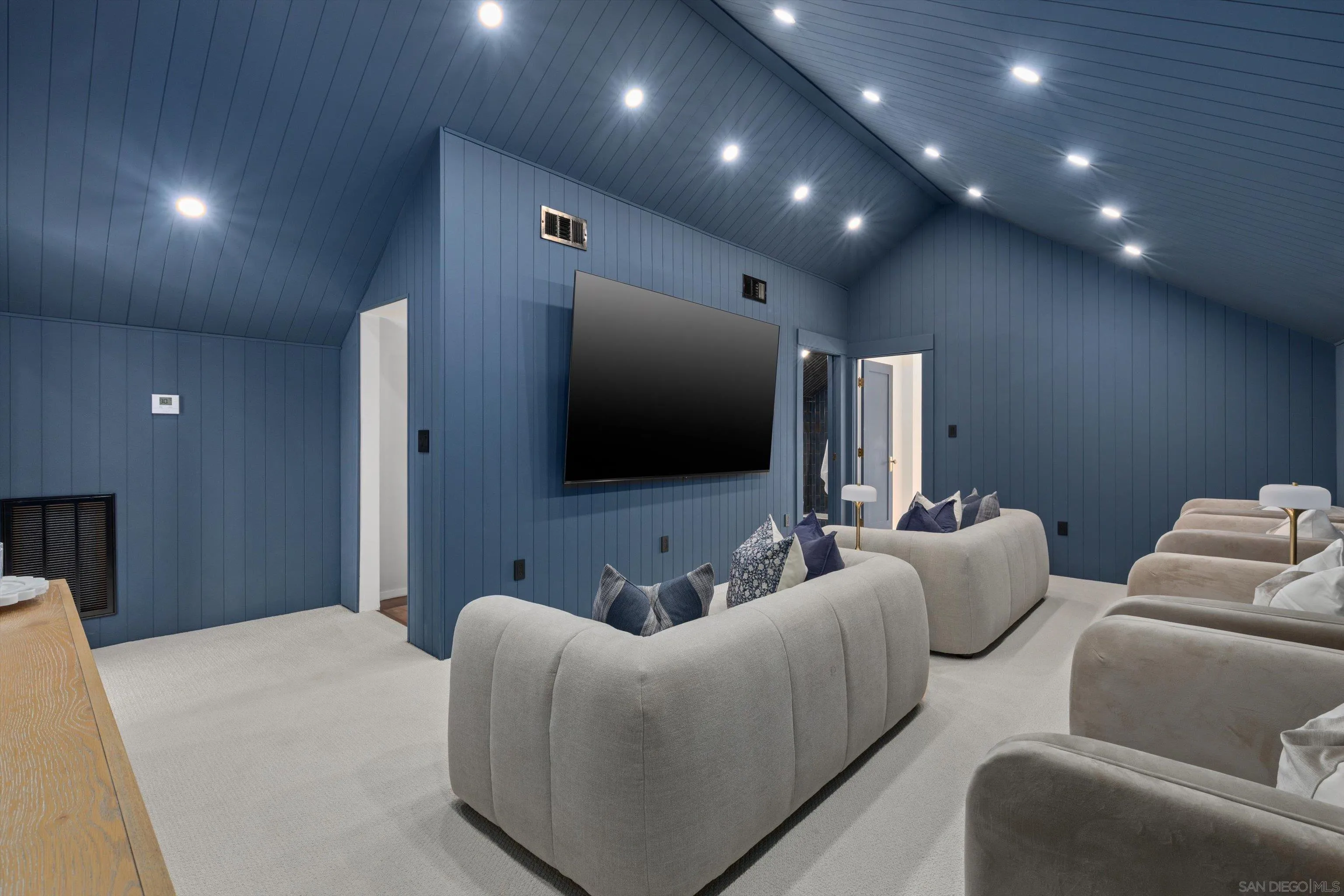 https://cdn.realtyfeed.com/cdn/127/260011519/cb1f29277184da7dc066e3add8ba798c.webp