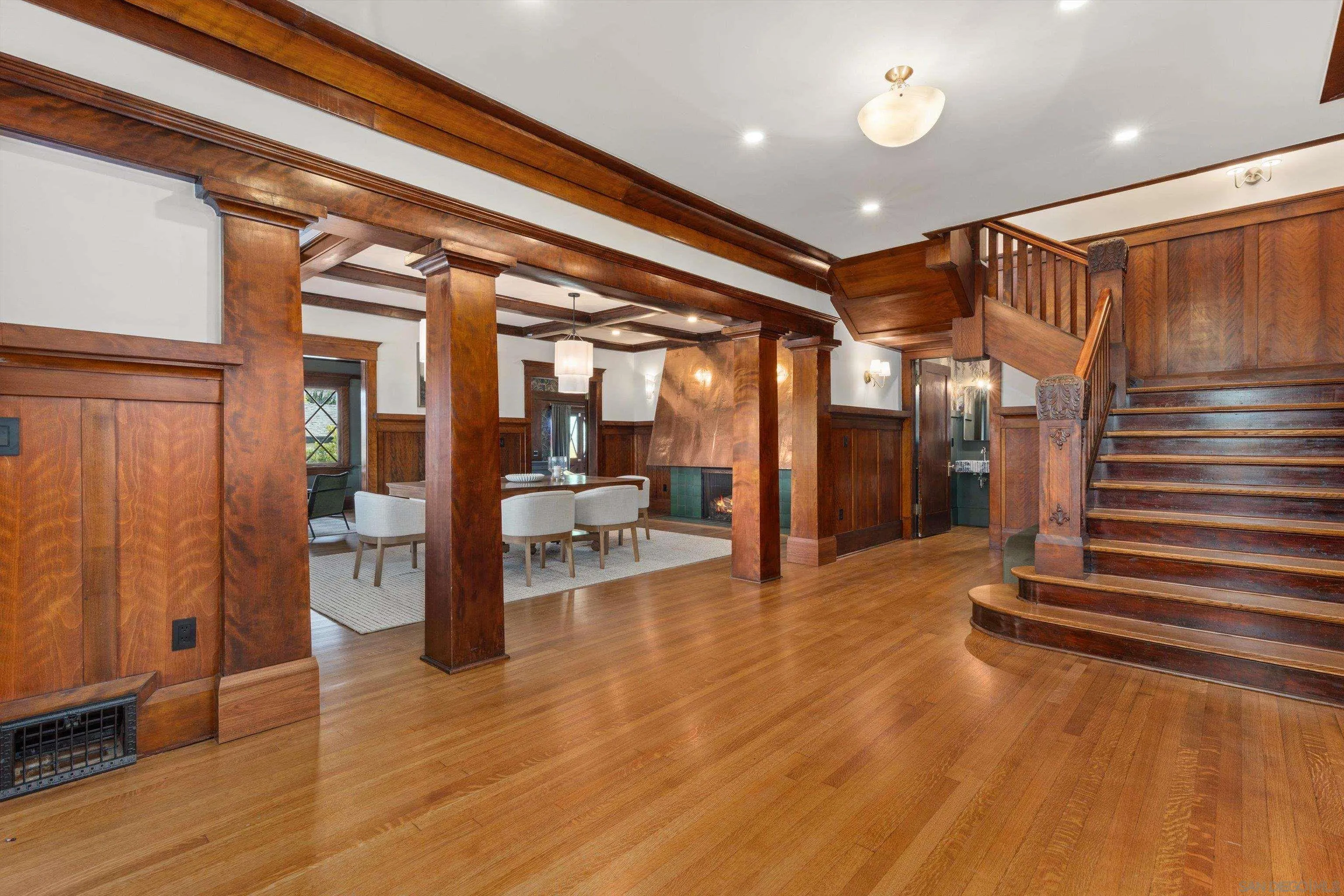 https://cdn.realtyfeed.com/cdn/127/260011519/d896c59b42ff6ef3b2c96934dbc67505.webp