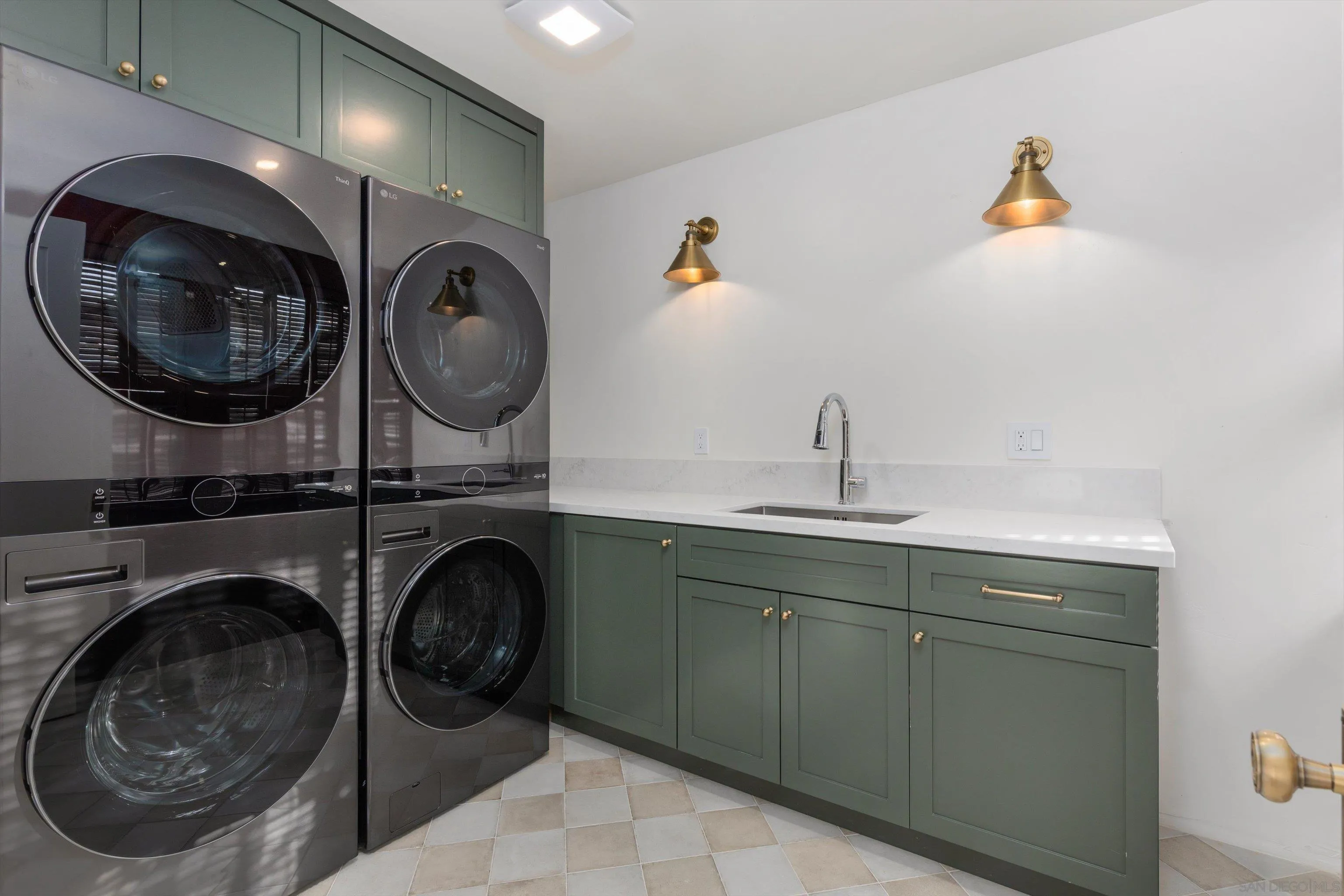 https://cdn.realtyfeed.com/cdn/127/260011519/e13e16484801ac0c7b54d846e10e8605.webp