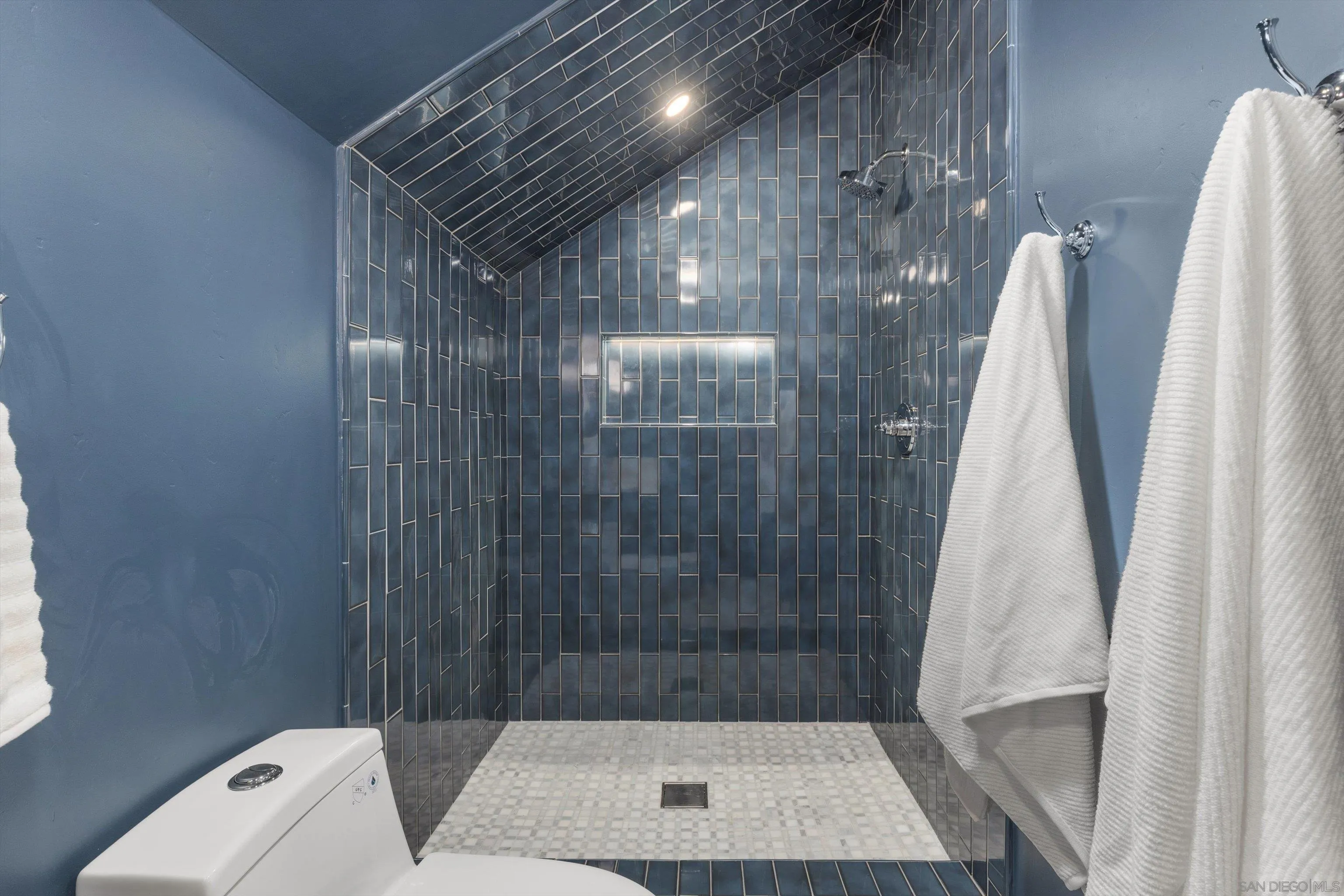 https://cdn.realtyfeed.com/cdn/127/260011519/ffca4a8dfdbd3046007cbddaf91aaa09.webp