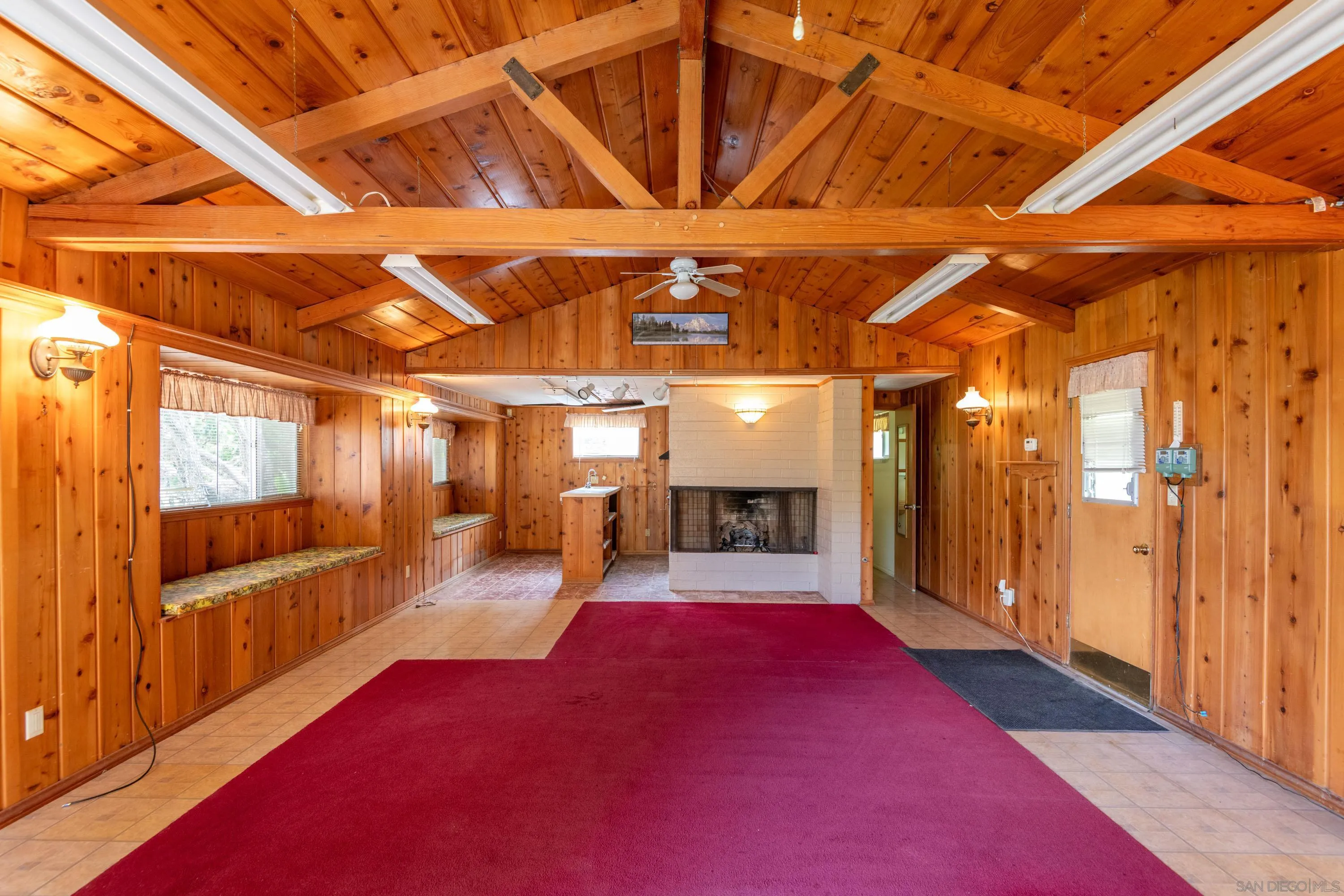 https://cdn.realtyfeed.com/cdn/127/260011527/120837bd0e6a3eb65f44f14ba2846313.webp