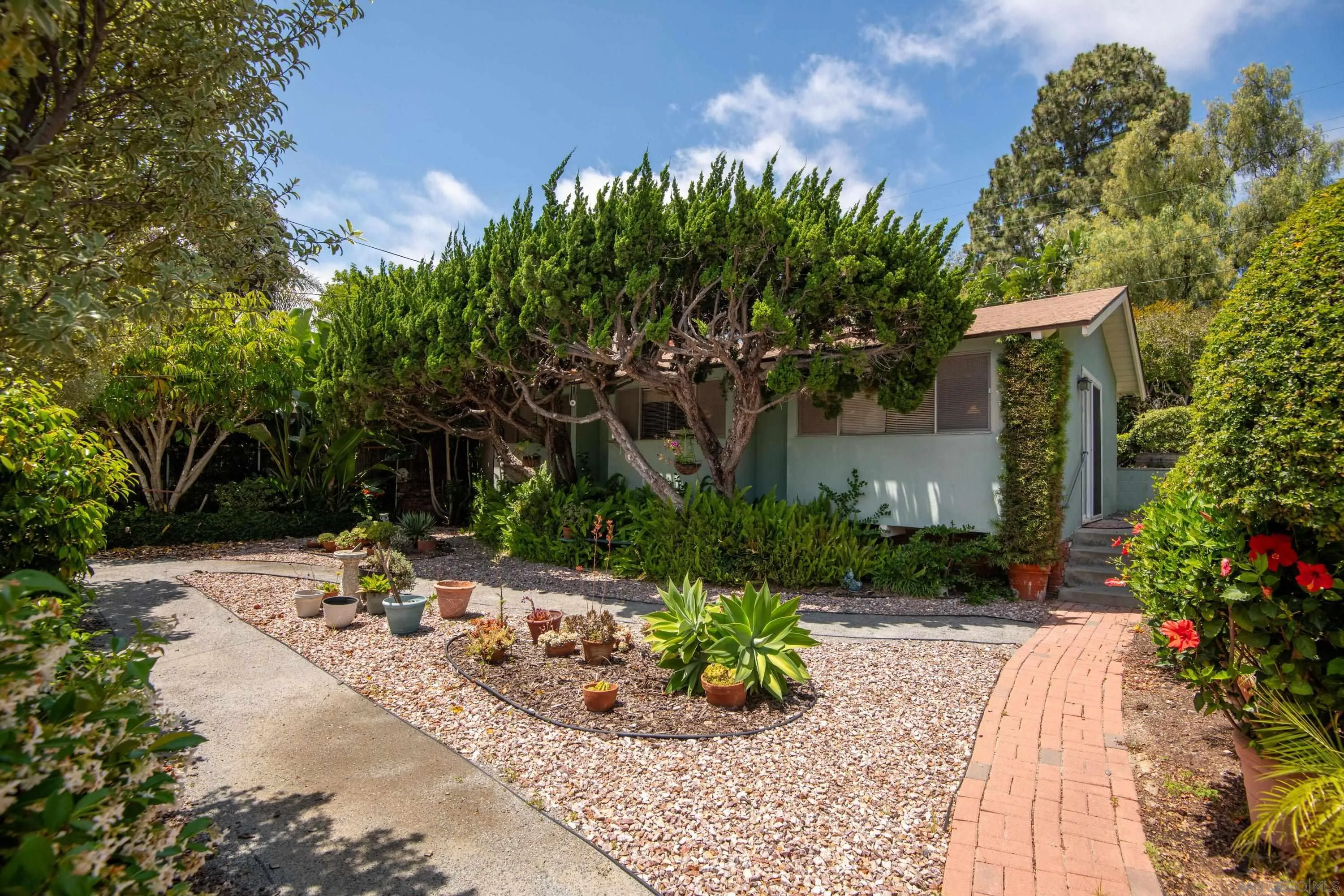 https://cdn.realtyfeed.com/cdn/127/260011527/41195fee0340b0429256d76fb3ed62c5.webp