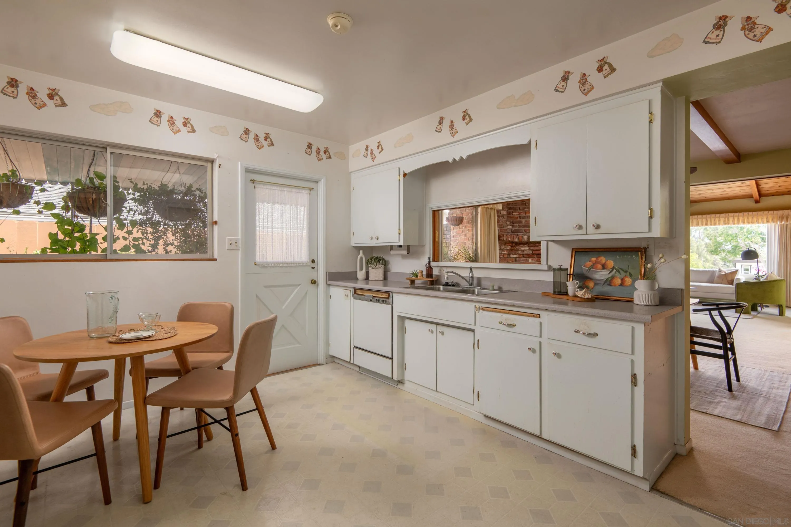 https://cdn.realtyfeed.com/cdn/127/260011527/5725cca02ea50c955f28644ba0b37cad.webp