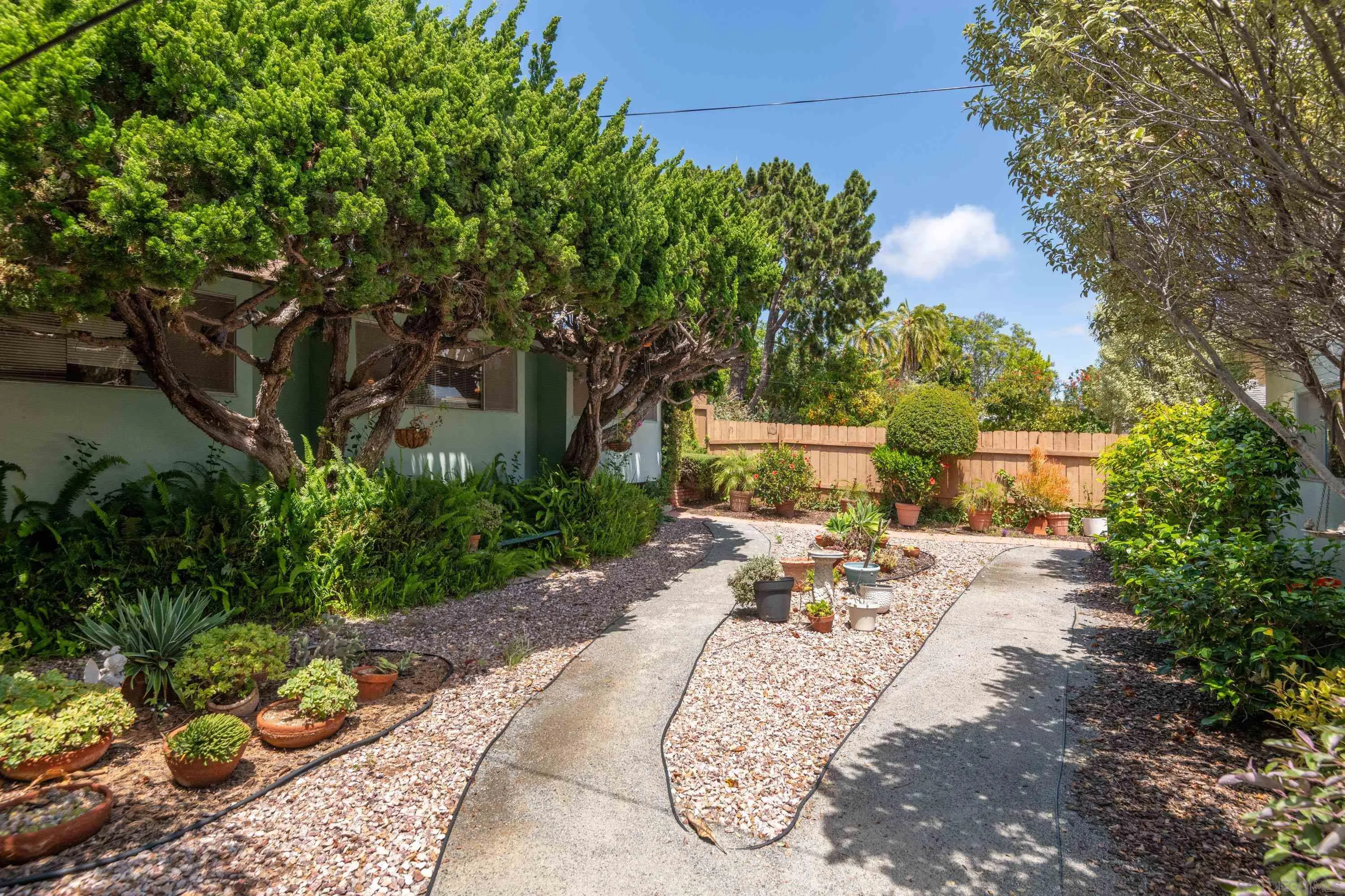 https://cdn.realtyfeed.com/cdn/127/260011527/96541f9895bca5a8b5e9cb704fe66e0a.webp
