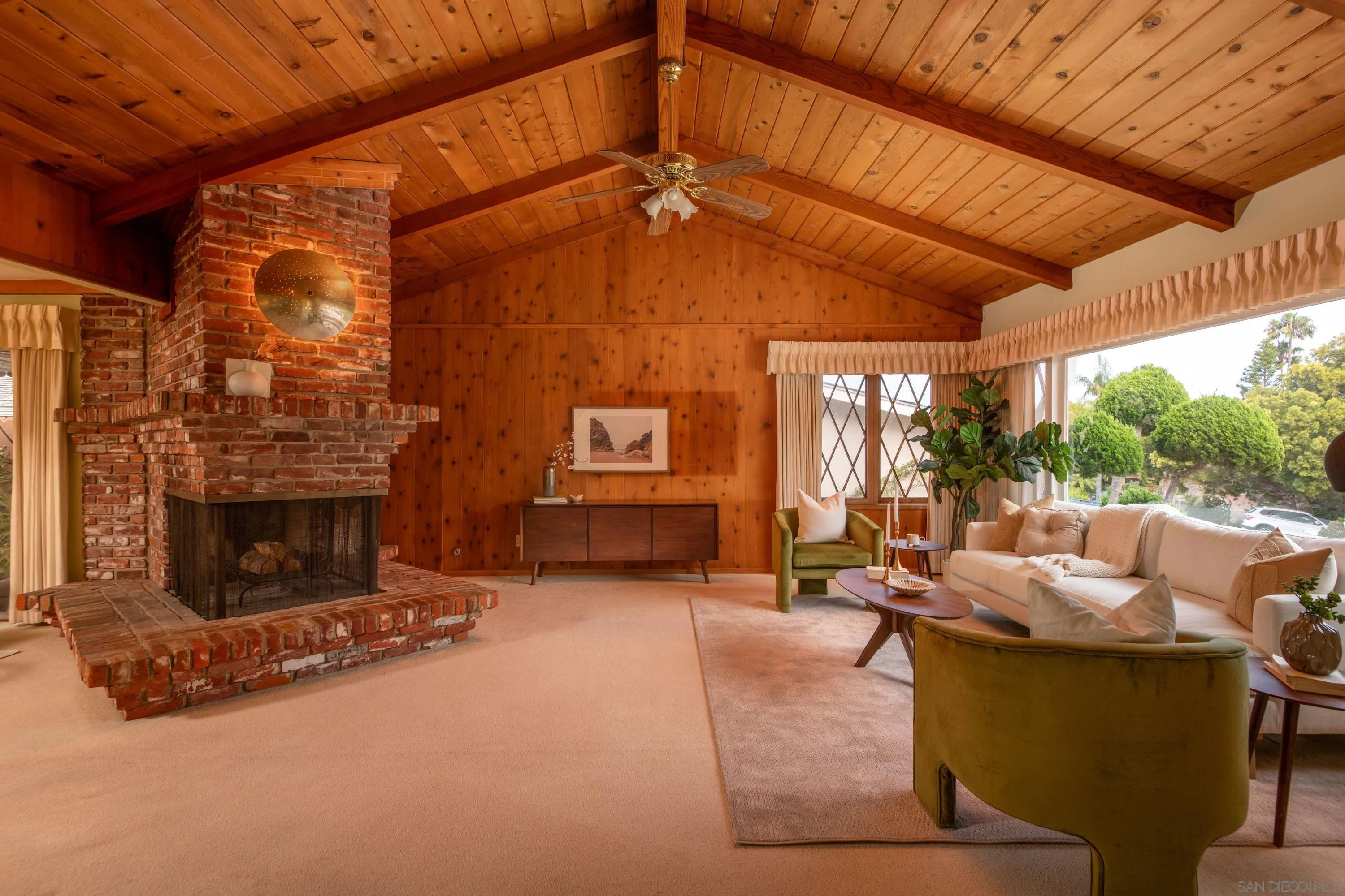 https://cdn.realtyfeed.com/cdn/127/260011527/ffe83b5fa7ba6fa4aa01195e3ad4c43d.webp