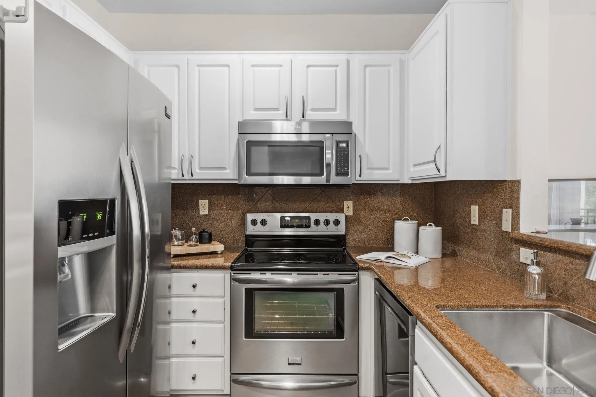 Photo #10: 260011529 Listing: Photo #10