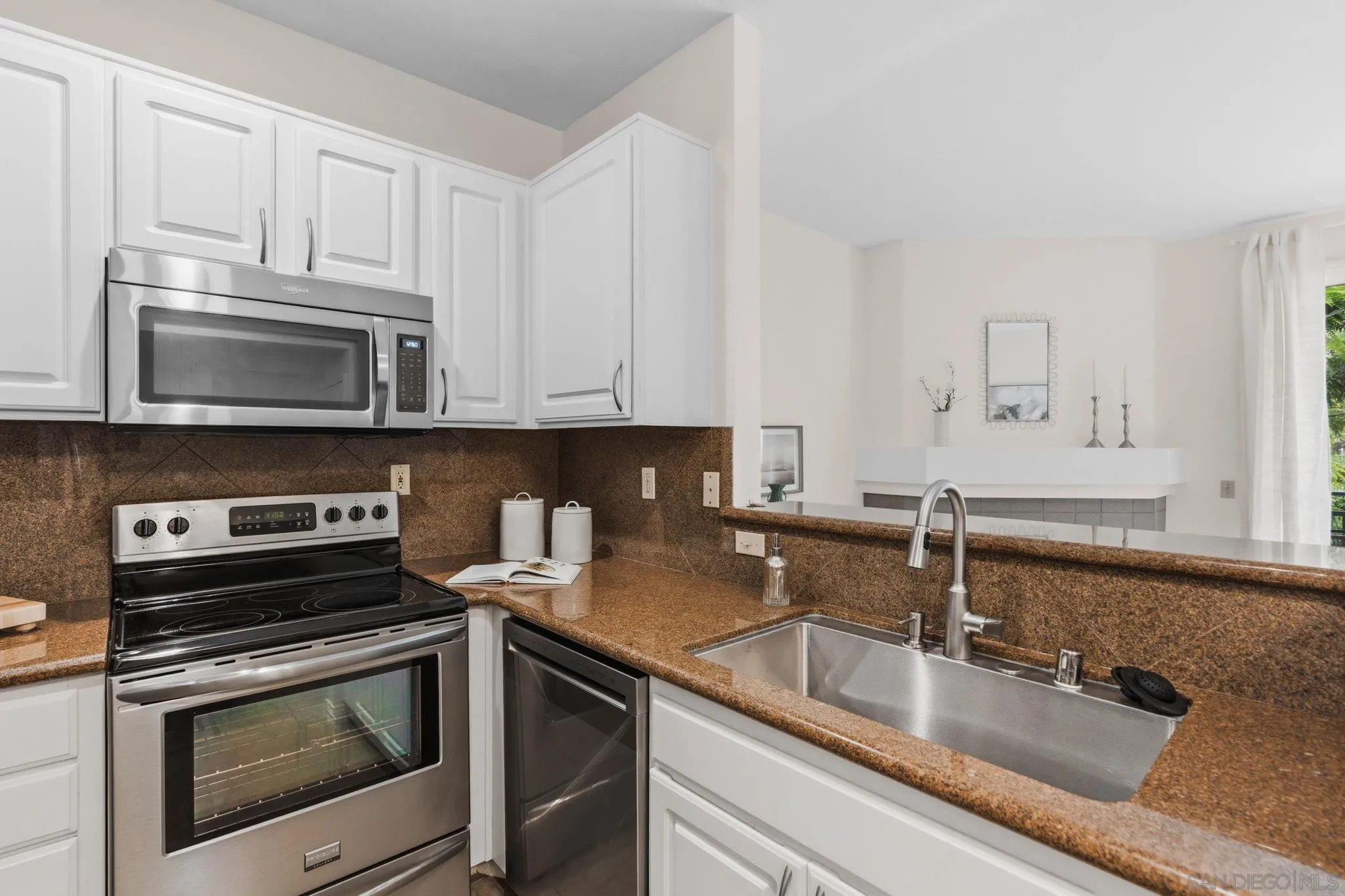 Photo #11: 260011529 Listing: Photo #11