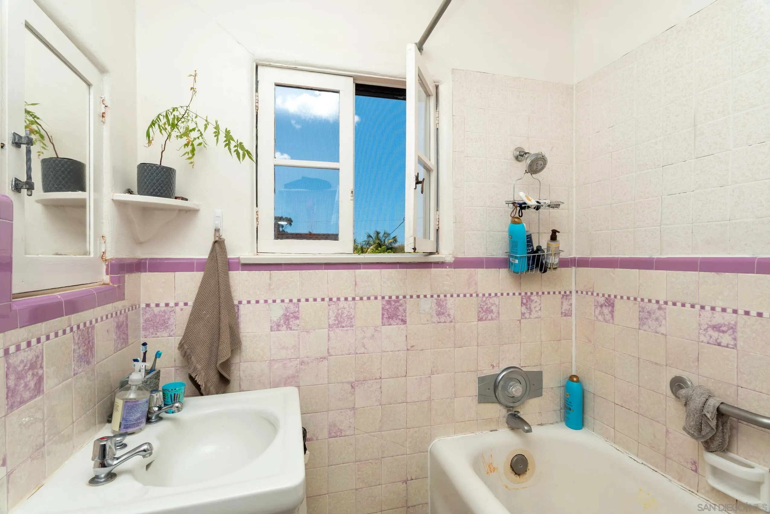 https://cdn.realtyfeed.com/cdn/127/260011534/31899ece4fc7071b3da7ed703c070dc0.webp