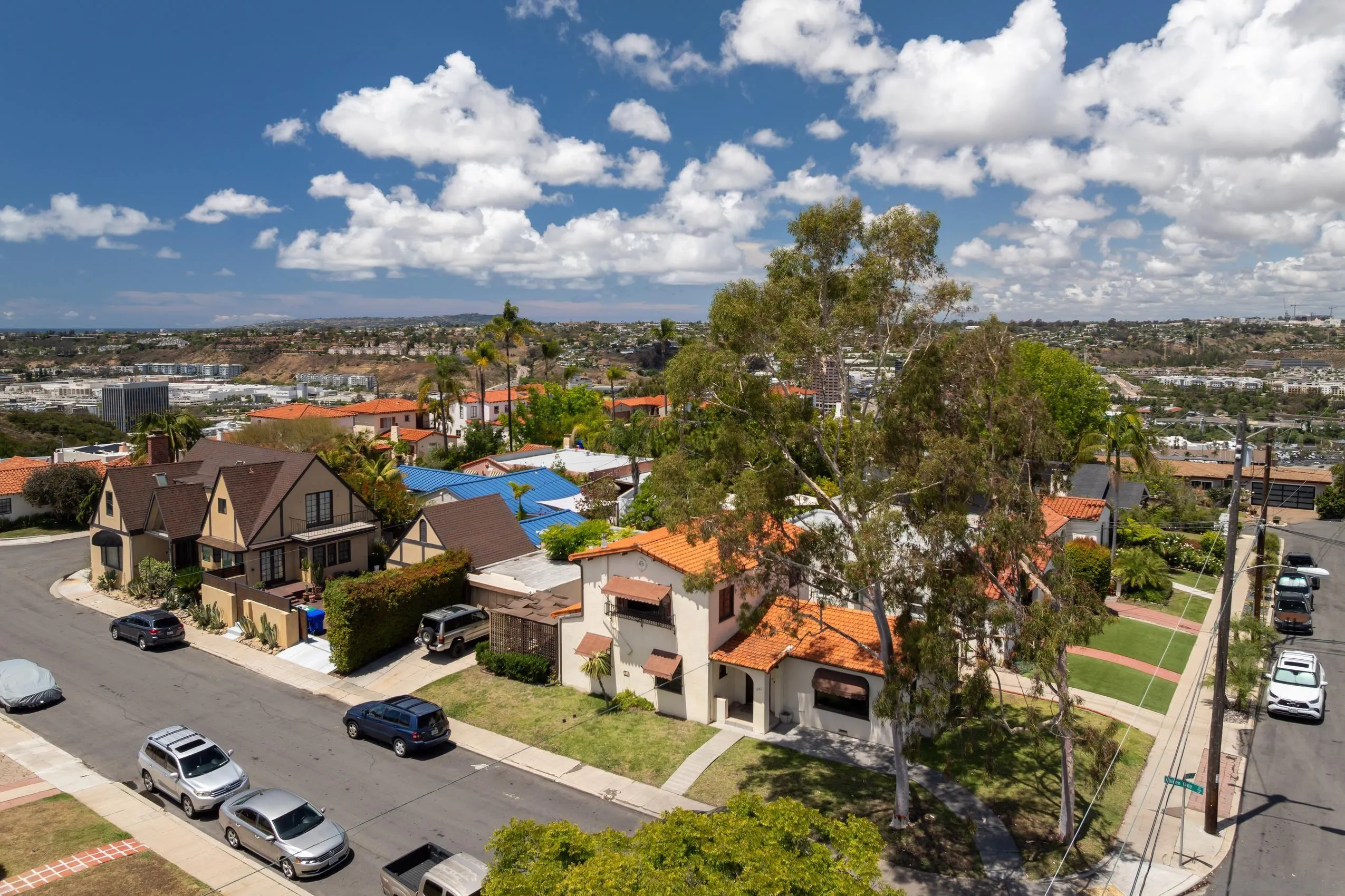 https://cdn.realtyfeed.com/cdn/127/260011534/391903e882cdf60f491cadb7a0a7f39e.webp