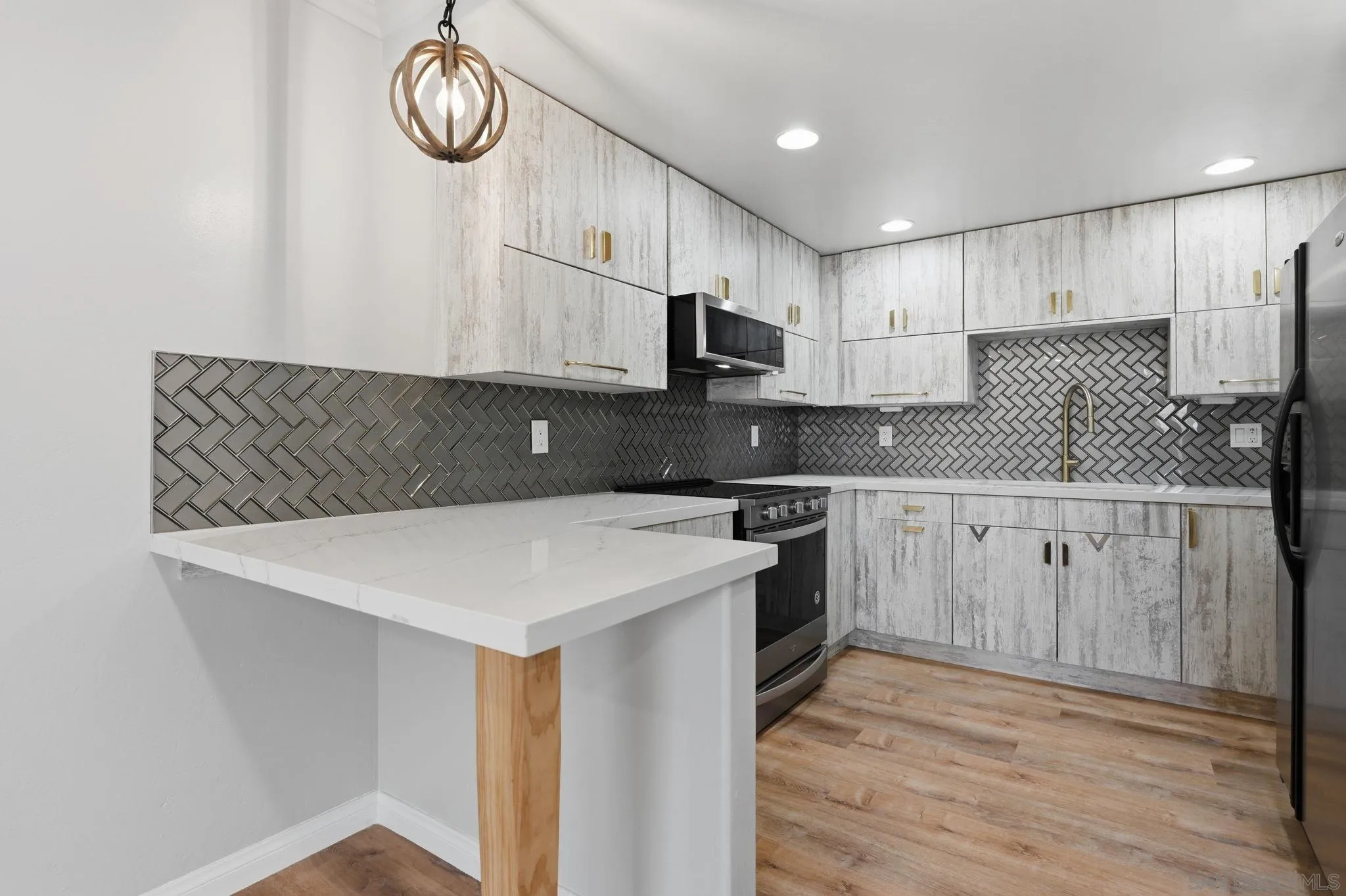 https://cdn.realtyfeed.com/cdn/127/260011535/4c3b3fee3eba71a844bd772e1bc15044.webp
