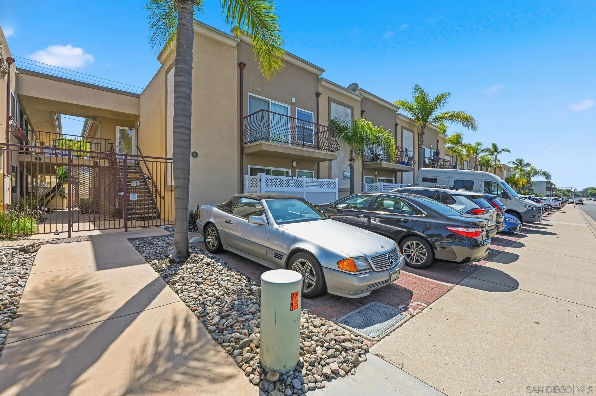 Photo #1: 260011535 Listing: Photo #1