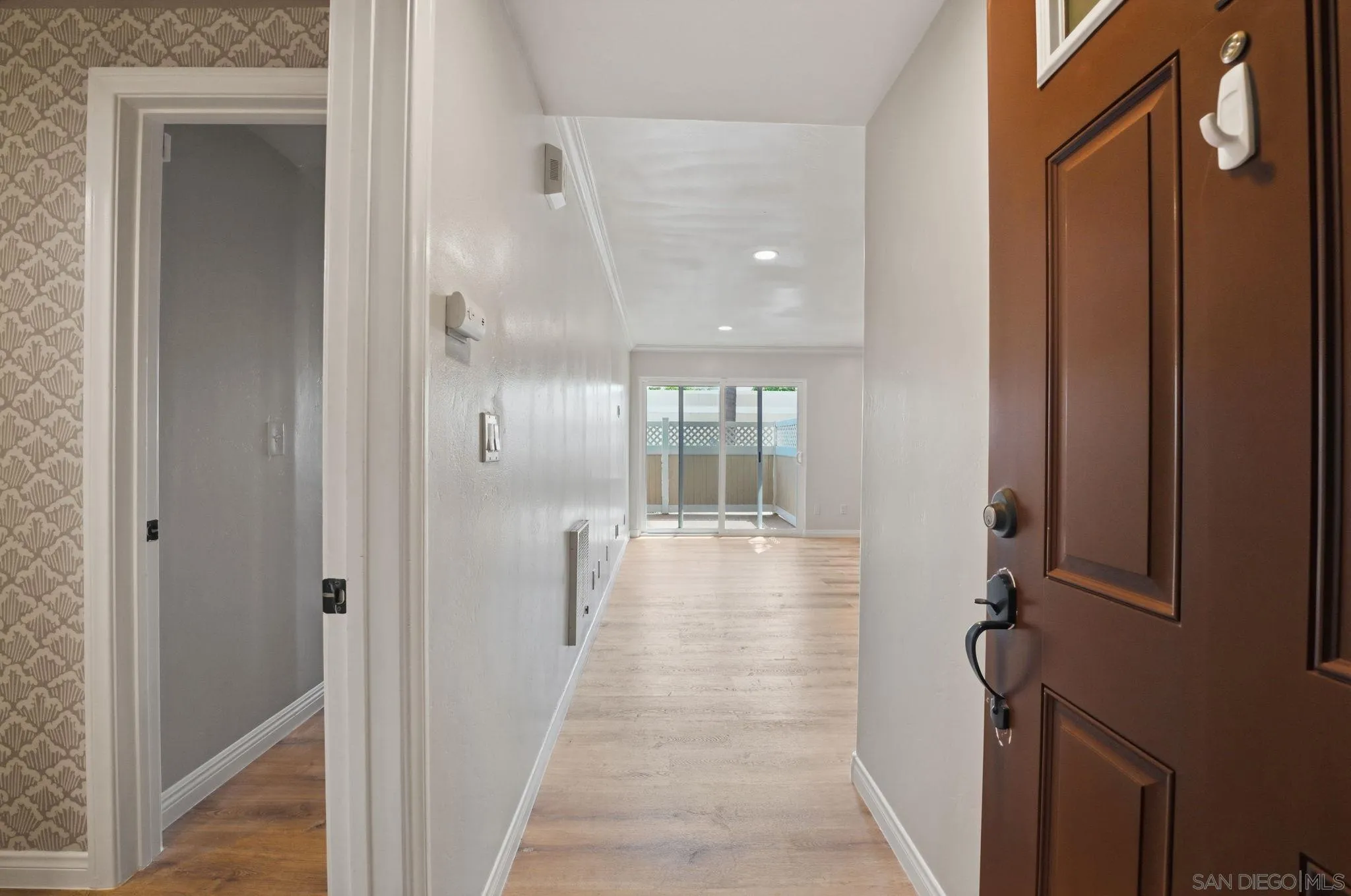 Photo #2: 260011535 Listing: Photo #2
