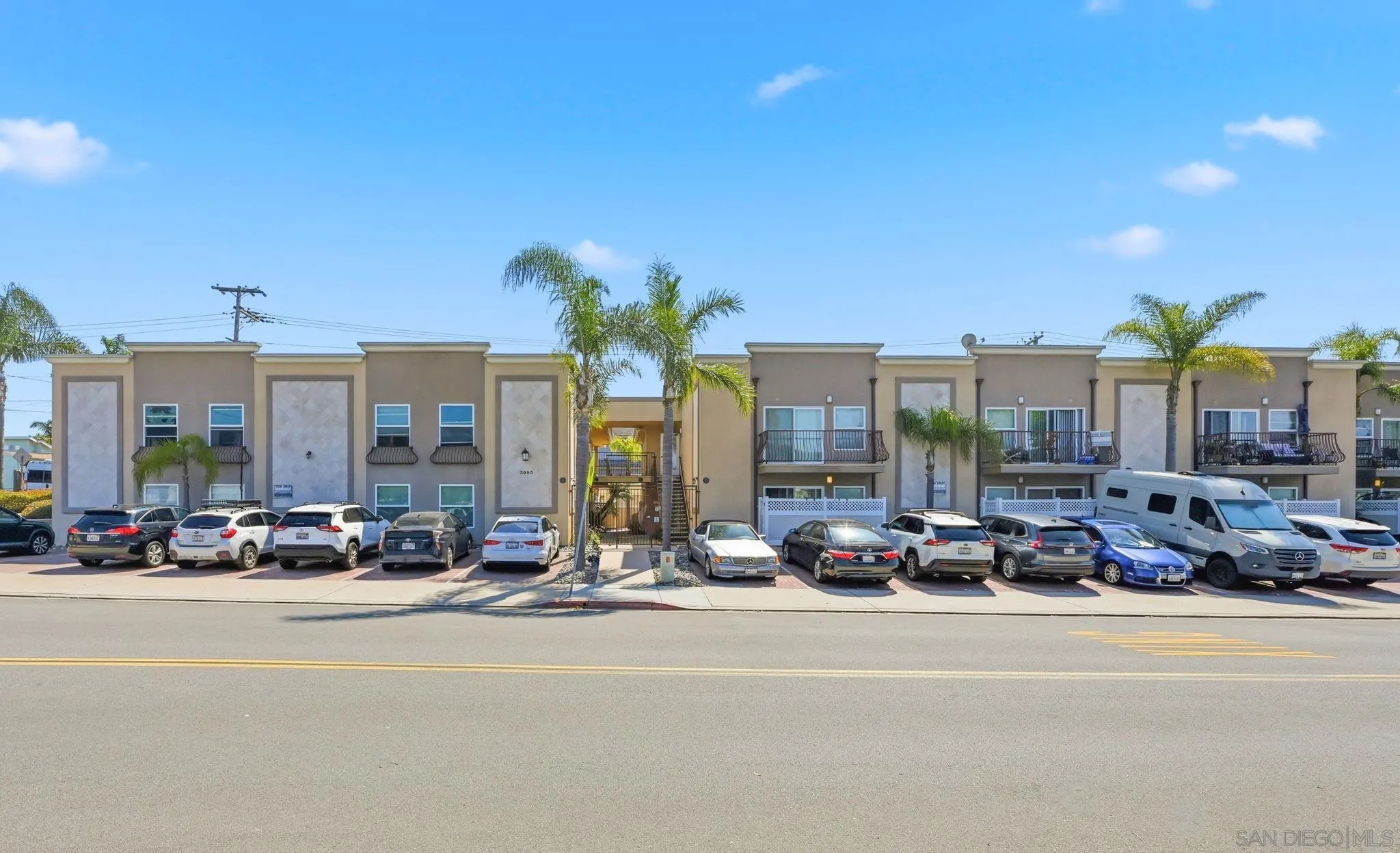 https://cdn.realtyfeed.com/cdn/127/260011535/a57d7710b373720f20ec8c282d24c5dd.webp