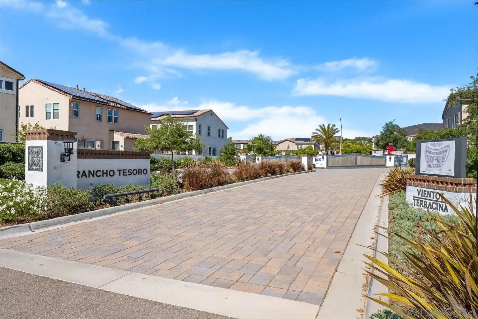 https://cdn.realtyfeed.com/cdn/127/260011536/666e0de81081ba5159af787fff37b818.webp