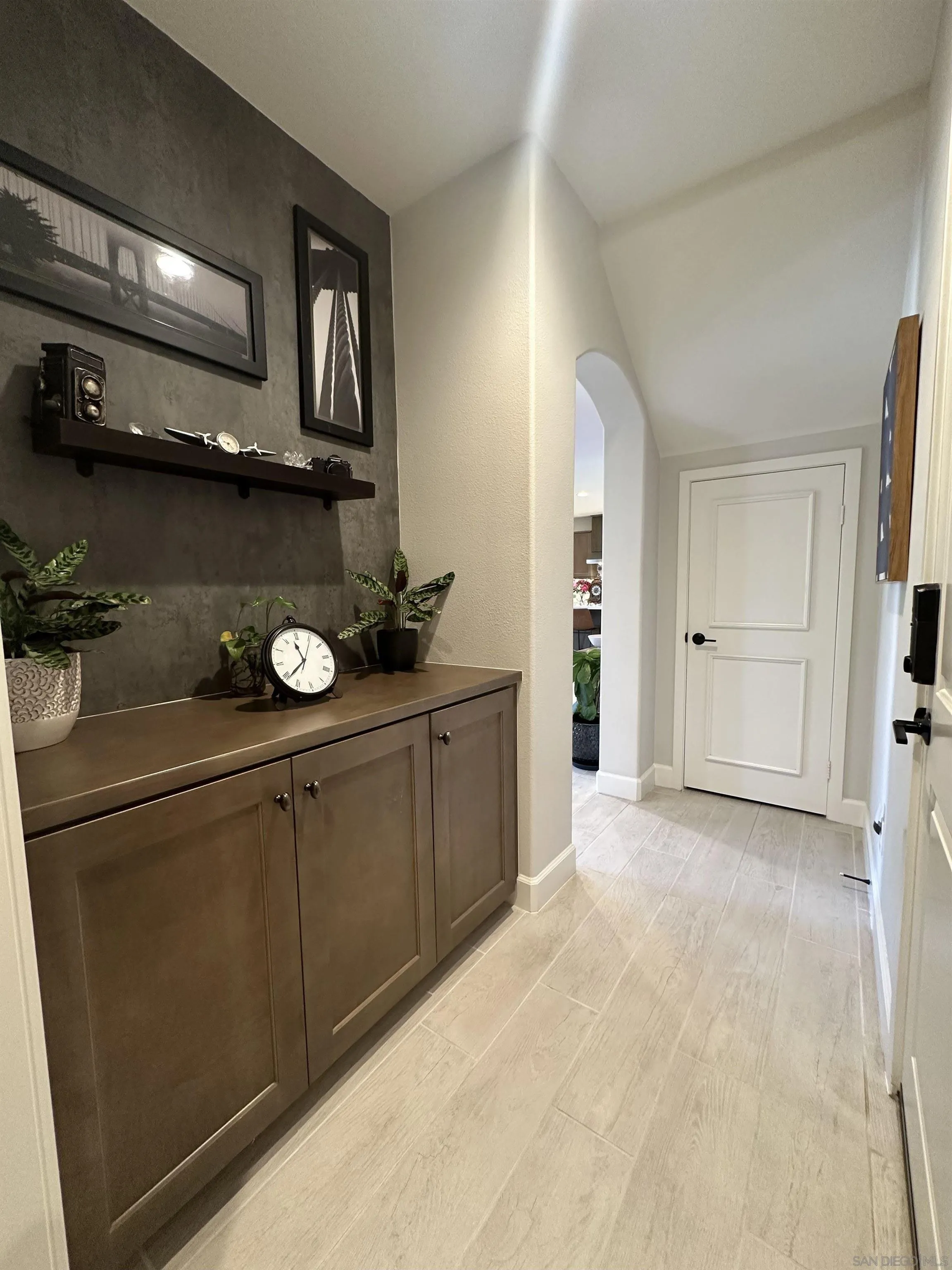 https://cdn.realtyfeed.com/cdn/127/260011536/f6f2c4b38580f402085727631771852d.webp
