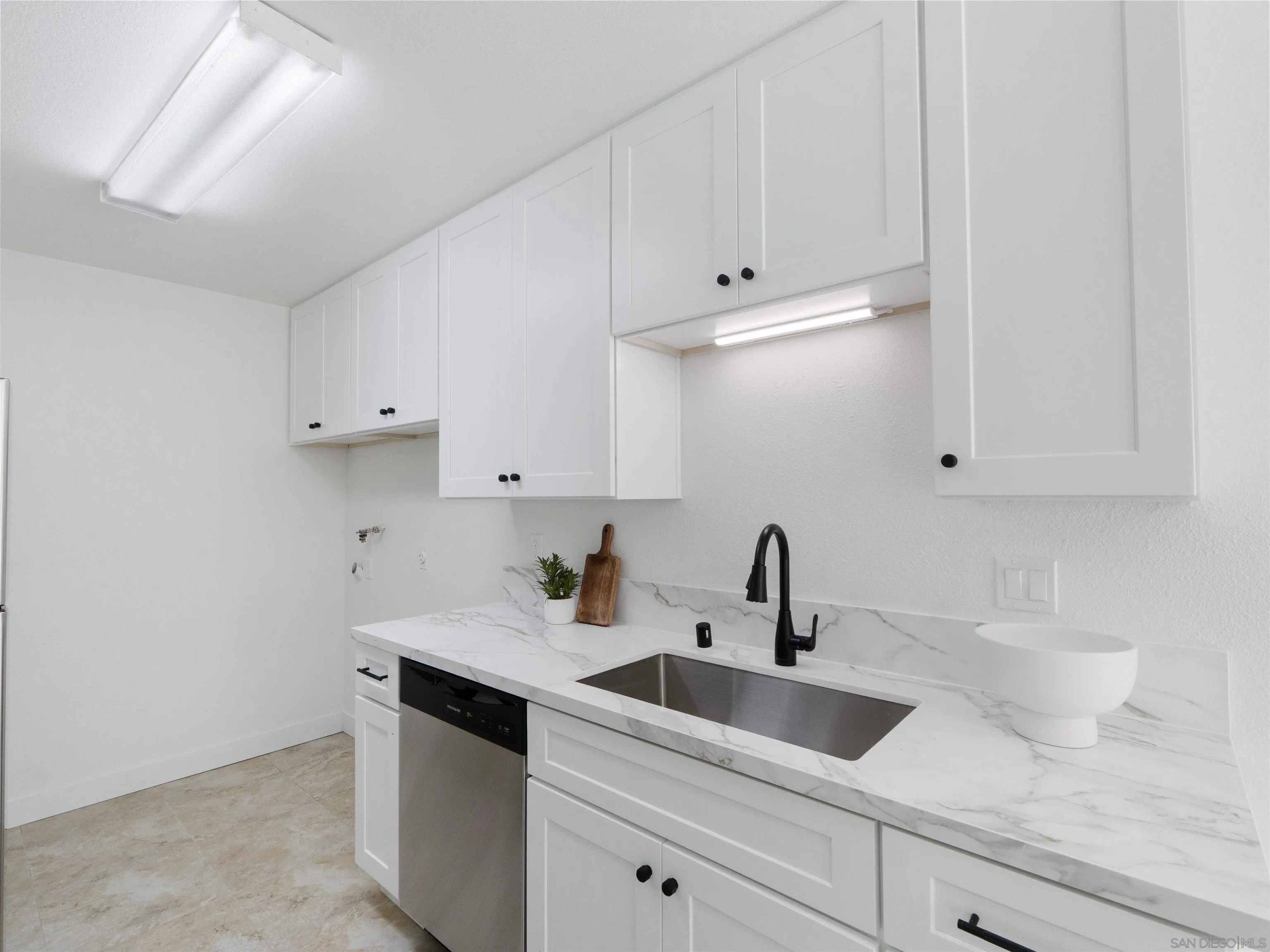 Photo #12: 260011539 Listing: Photo #12