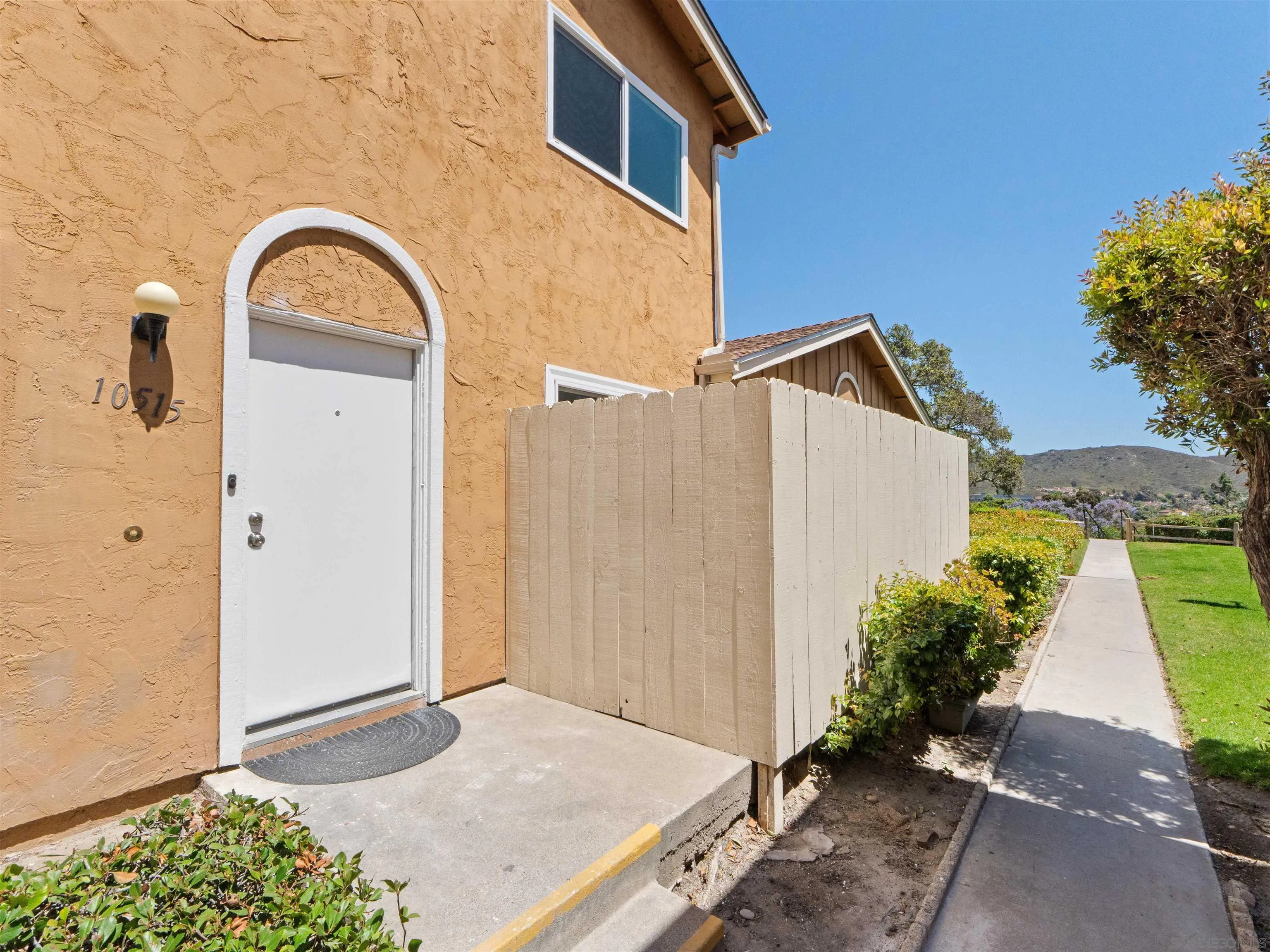 Photo #3: 260011539 Listing: Photo #3