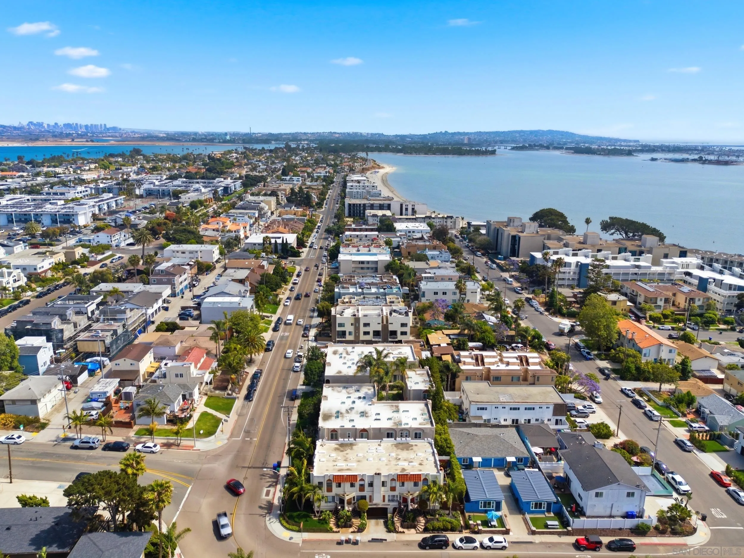 https://cdn.realtyfeed.com/cdn/127/260011546/641b74114e60d385da0cc7034ae41548.webp