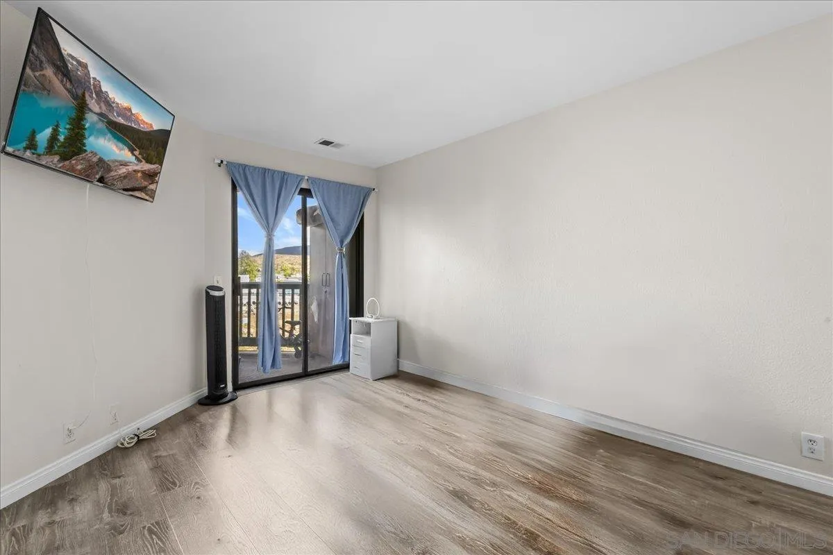 https://cdn.realtyfeed.com/cdn/127/260011547/1cc8e4e67438255d9aa75bd9476543d0.webp