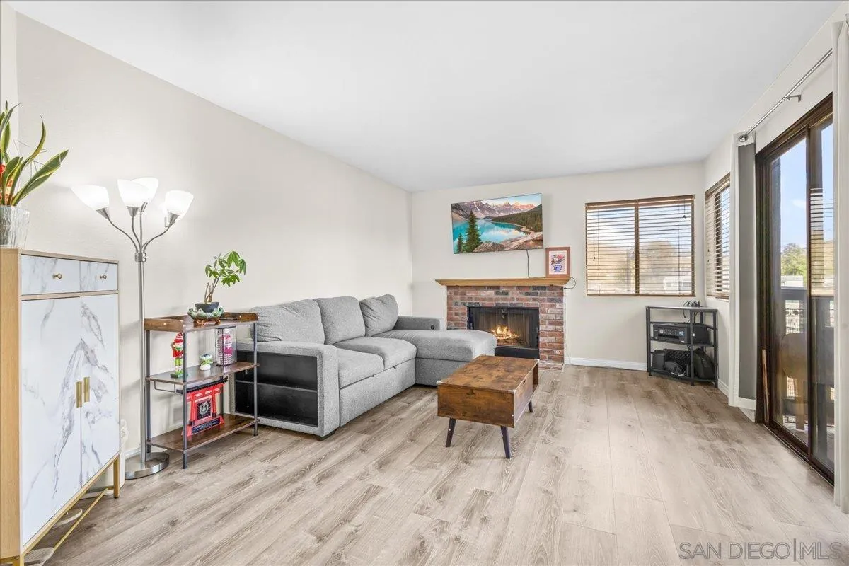 https://cdn.realtyfeed.com/cdn/127/260011547/e0020fd1b9239cc498980352f23a8d36.webp