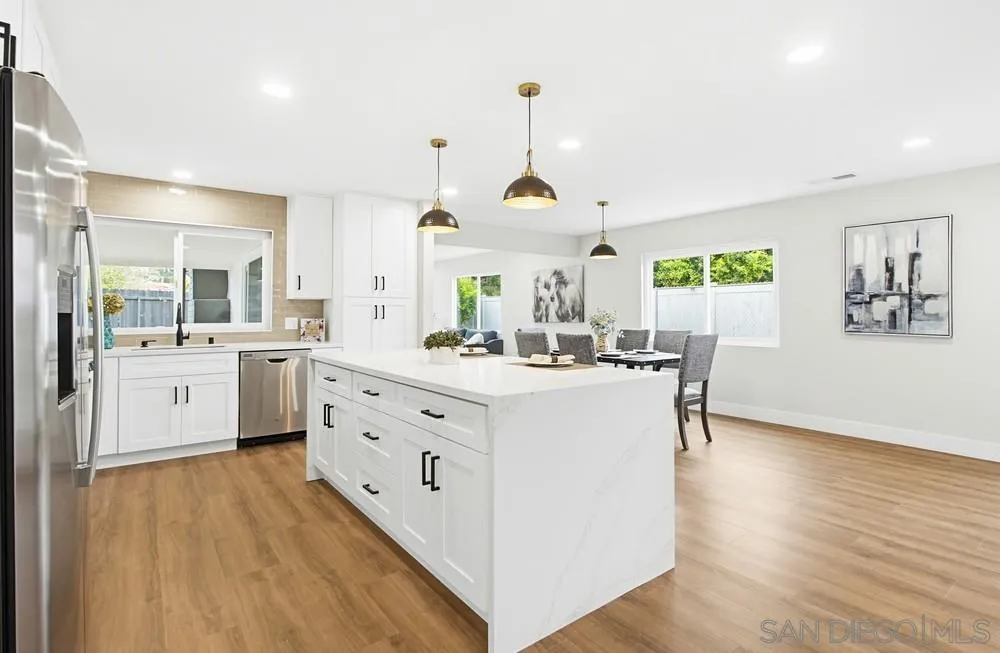 https://cdn.realtyfeed.com/cdn/127/260011554/6d2d4182d54e67fb9cf48ce4b2ad8a73.webp