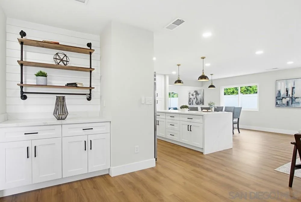 https://cdn.realtyfeed.com/cdn/127/260011554/70287ac3c769610d071434397e626632.webp