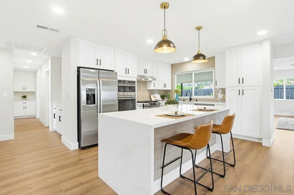 https://cdn.realtyfeed.com/cdn/127/260011554/a89a16d93de2ebe247ec7af88c307294.webp