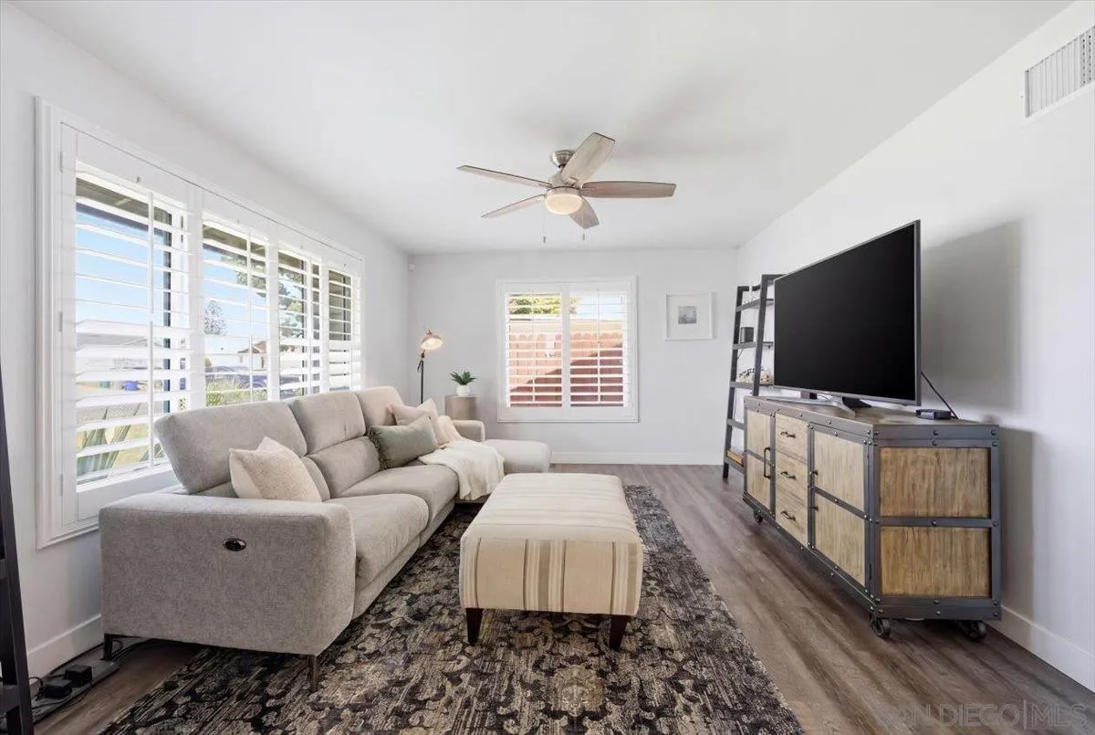 https://cdn.realtyfeed.com/cdn/127/260011556/98bdefe2cdb0bef4a58877941aa2dcd9.webp