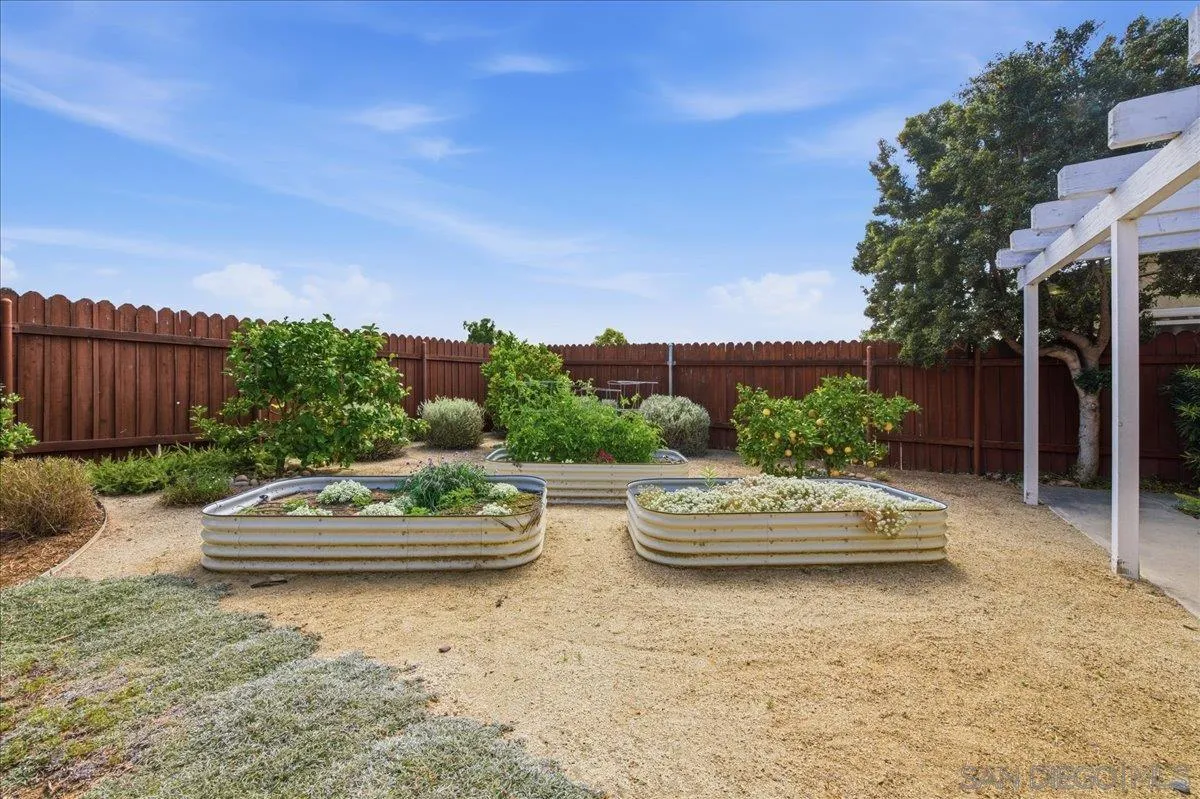 https://cdn.realtyfeed.com/cdn/127/260011556/f88a0520bebdad35116be5a20875acb3.webp