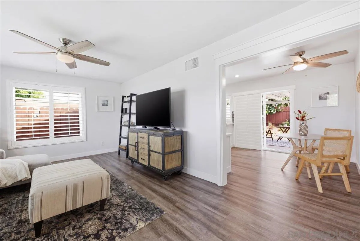 https://cdn.realtyfeed.com/cdn/127/260011556/f8a423f7b357dc9d5d3e30257f7cea96.webp