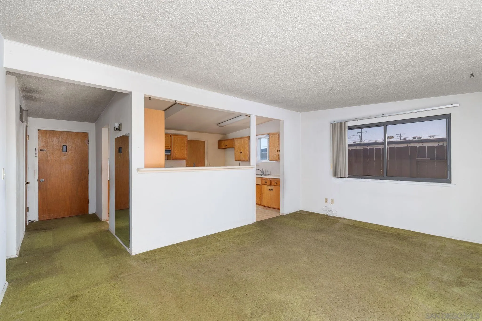https://cdn.realtyfeed.com/cdn/127/260011558/e3f79445537c52b4b81c77518f7f9900.webp