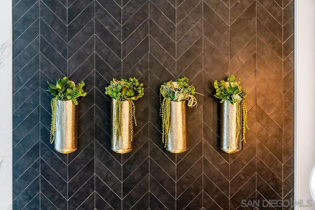 https://cdn.realtyfeed.com/cdn/127/260011565/234c01e62a43530b66cc6750e4e99896.webp