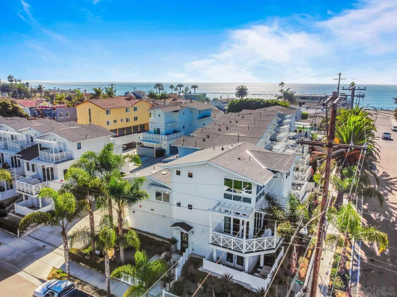 https://cdn.realtyfeed.com/cdn/127/260011565/3705518e123448c937df2139b253f813.webp