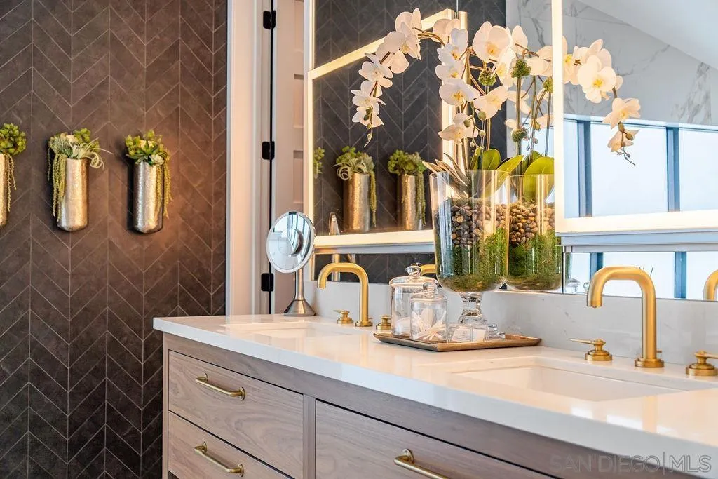 https://cdn.realtyfeed.com/cdn/127/260011565/462a8507607fb6eaf5e6116830857b8c.webp