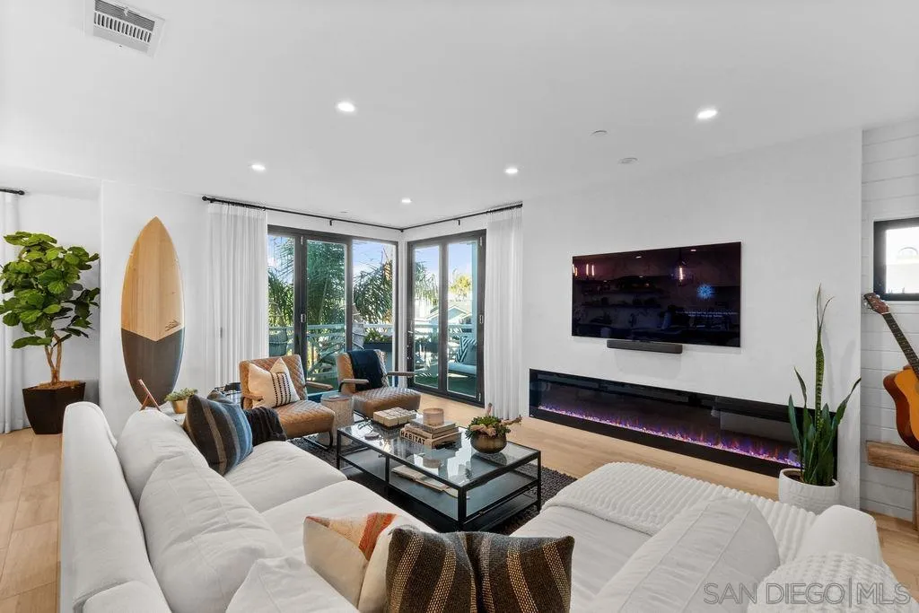 https://cdn.realtyfeed.com/cdn/127/260011565/4de9e51a821f9f269aa9e226210a8720.webp
