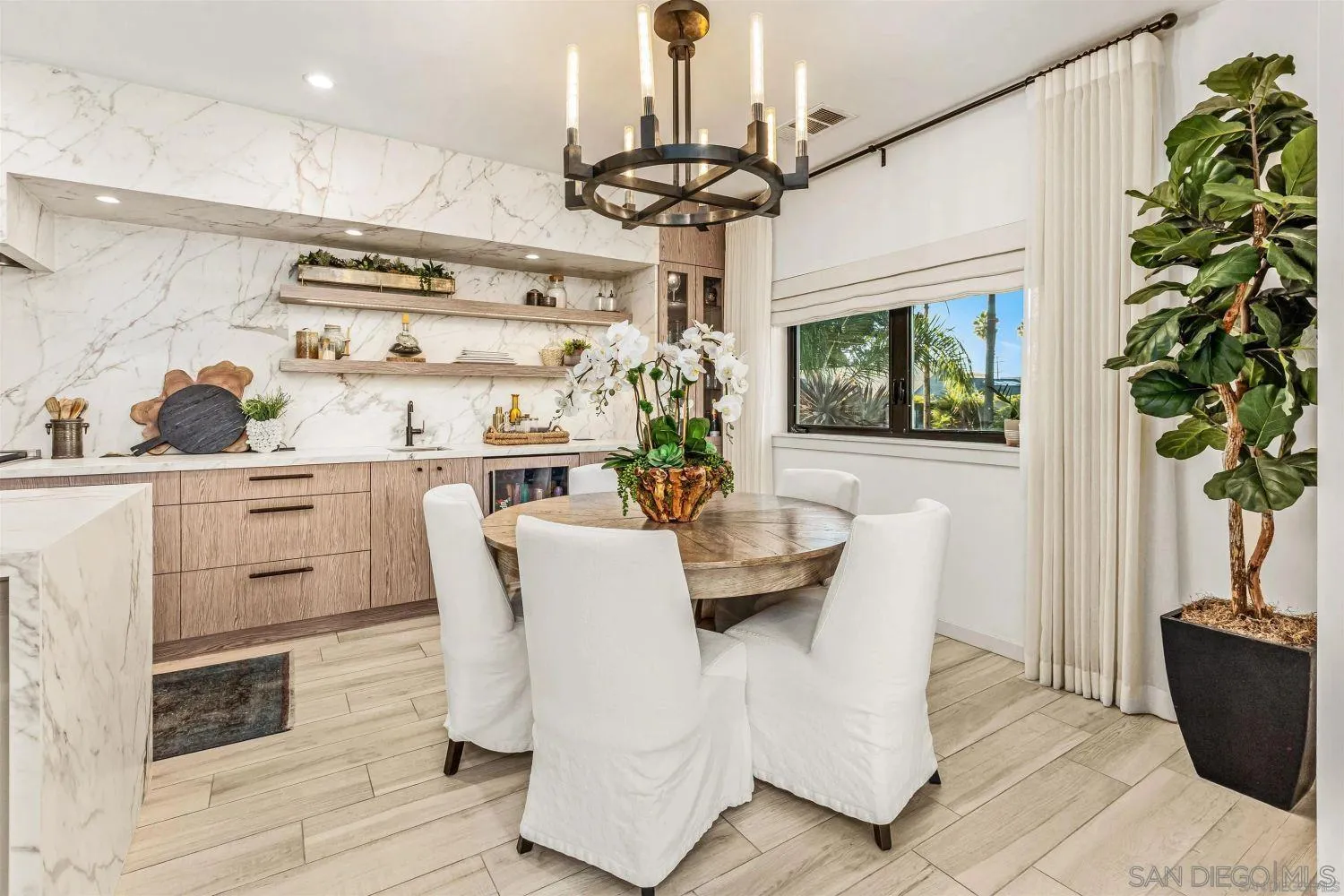 https://cdn.realtyfeed.com/cdn/127/260011565/701ebe17a1bed7fe2716854baf7082cb.webp