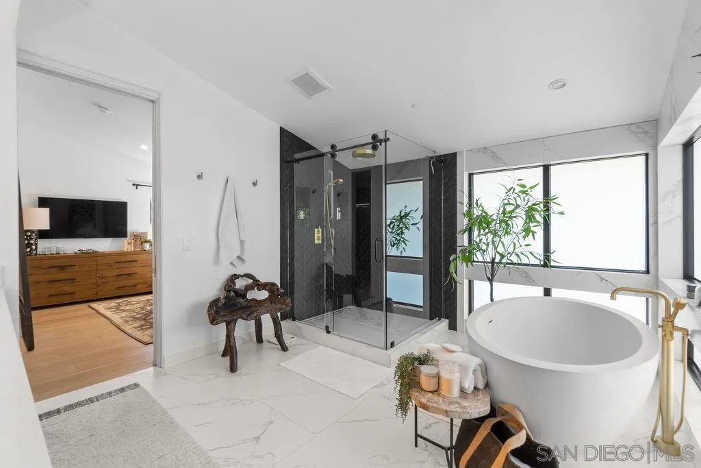 https://cdn.realtyfeed.com/cdn/127/260011565/b0a4f9dedb3c075fe08c01aa70e4ca72.webp