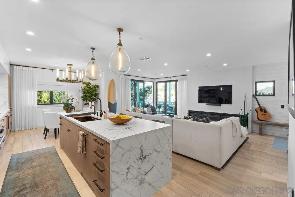 https://cdn.realtyfeed.com/cdn/127/260011565/d324b5ead5d92617c66d766fca46db3d.webp